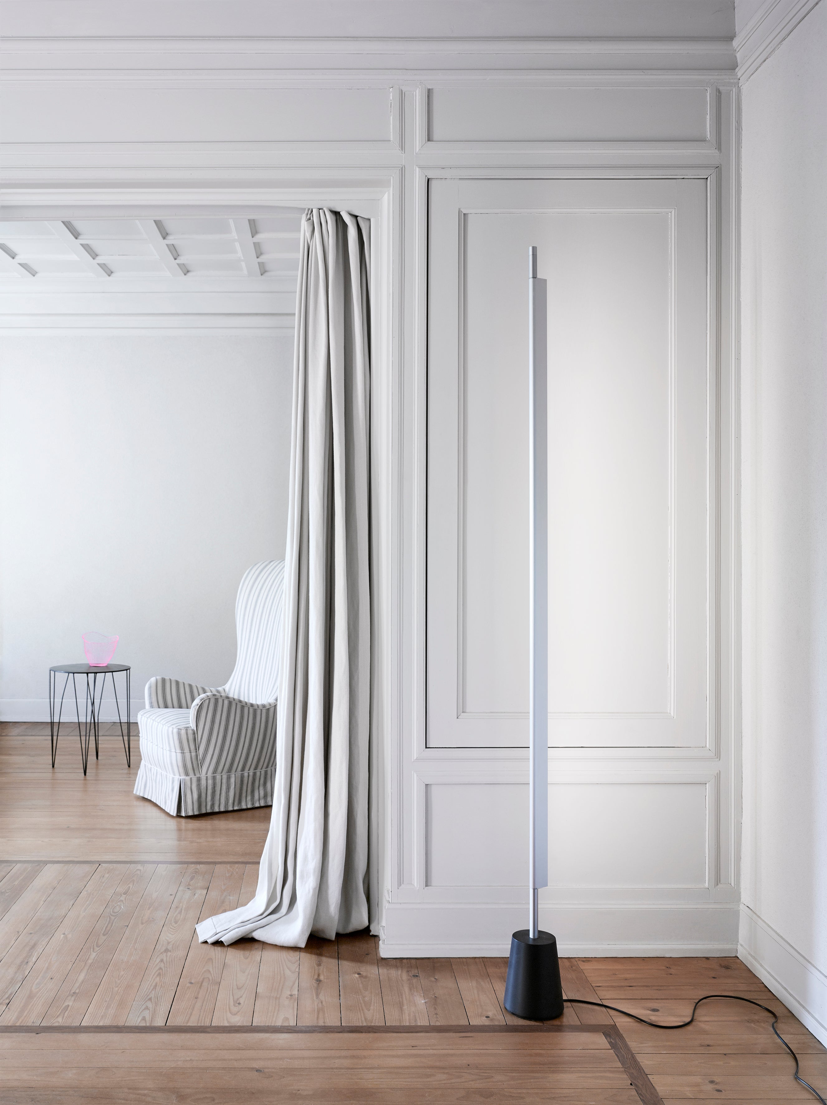 Compendium metal floor lamp