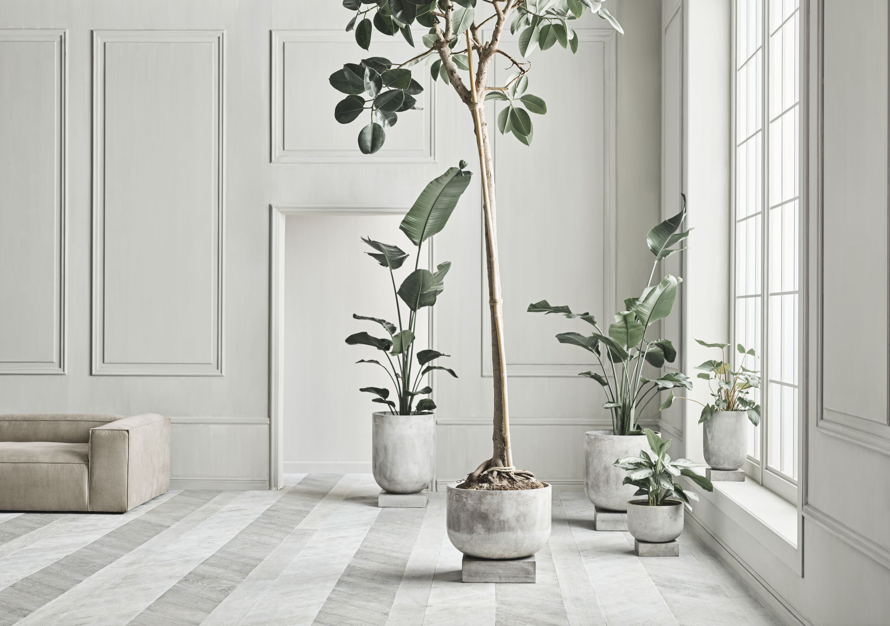 Podium pot gray concrete