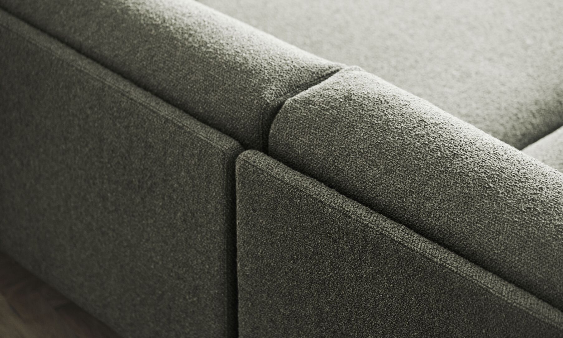 Modulares Sofa gemütlich - zentrales Modul mit einer Eichenbasis