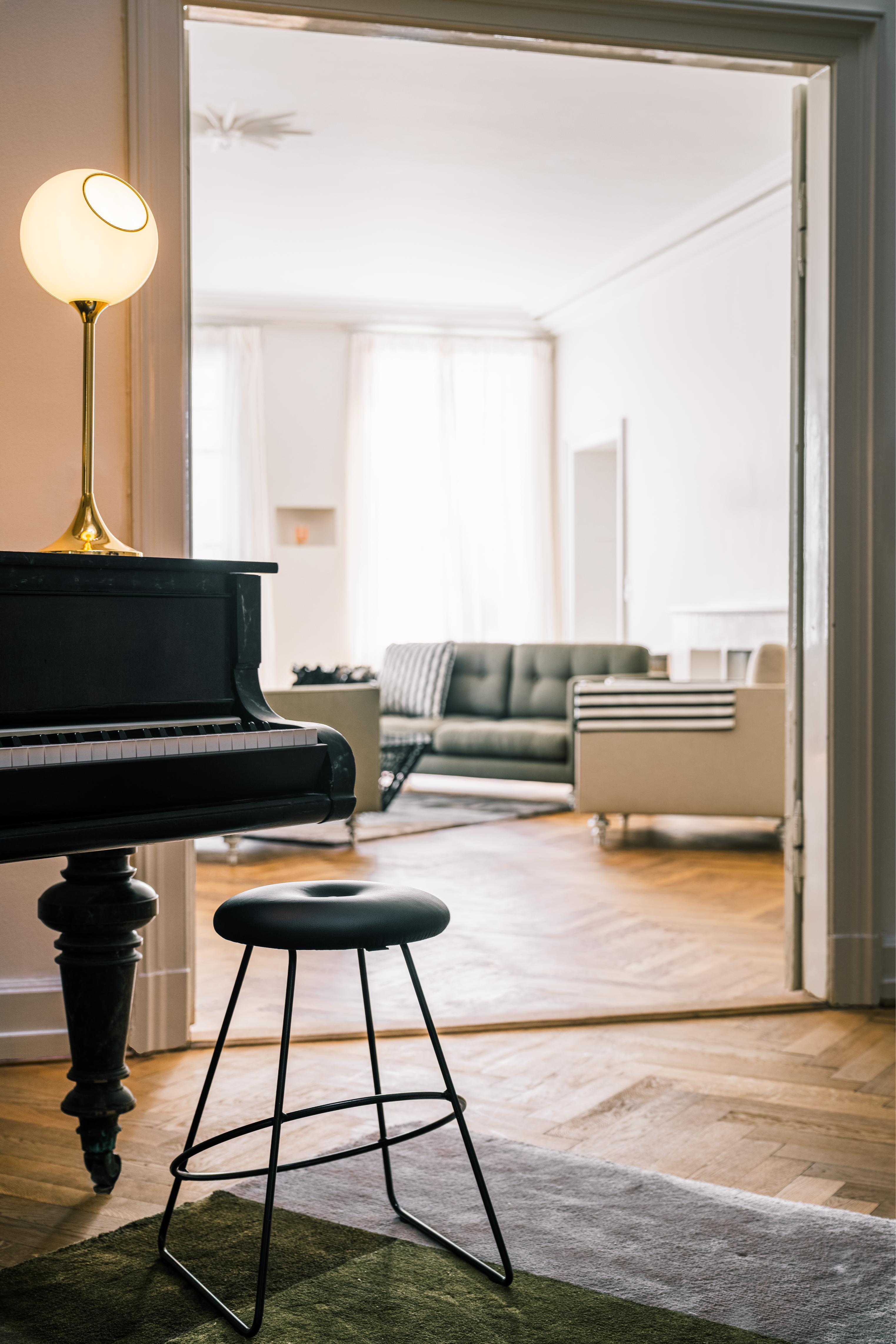 Lampa stołowa BALLROOM biały ze złotą podstawą