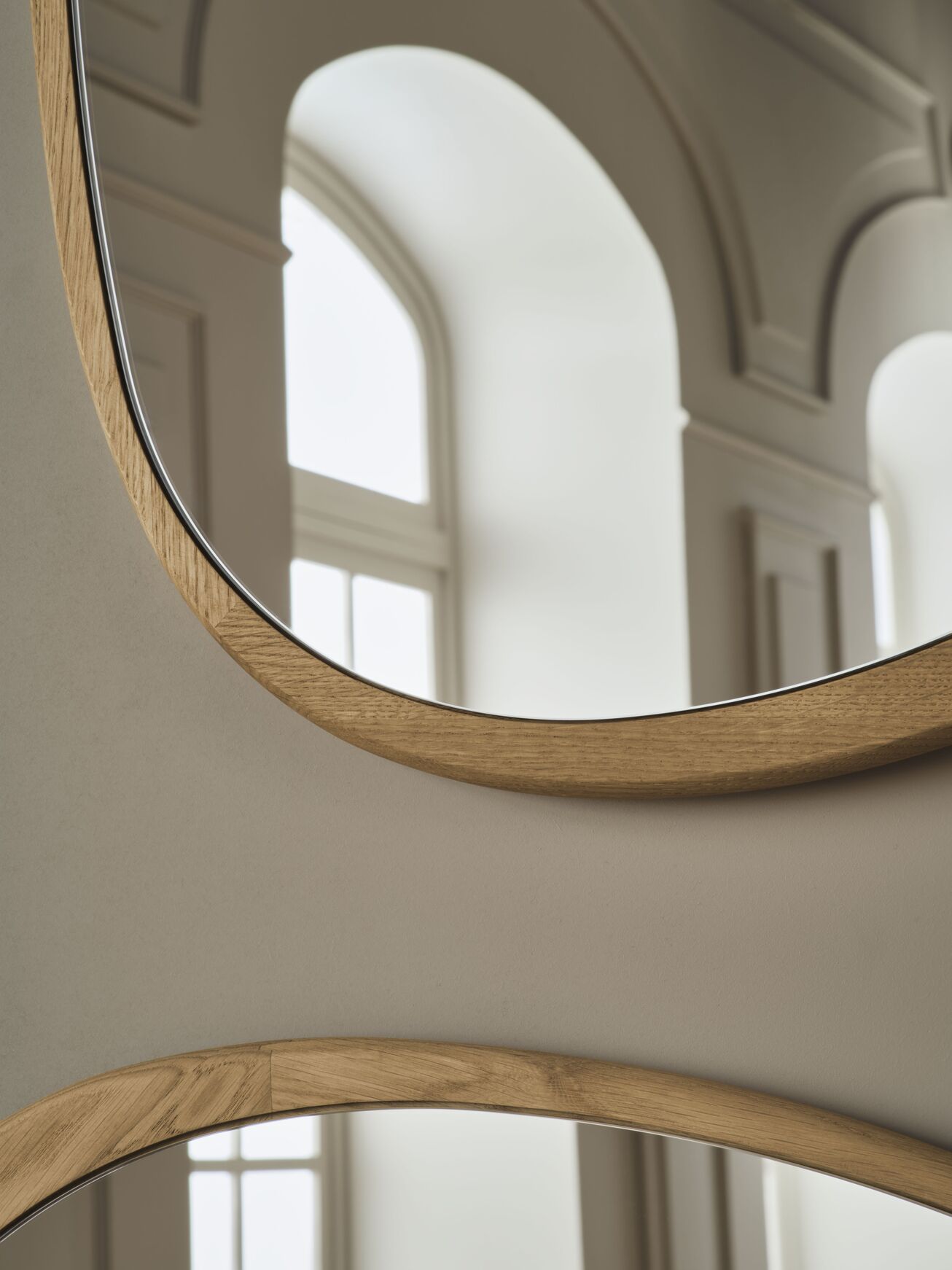 Elope mirror of black oak wood