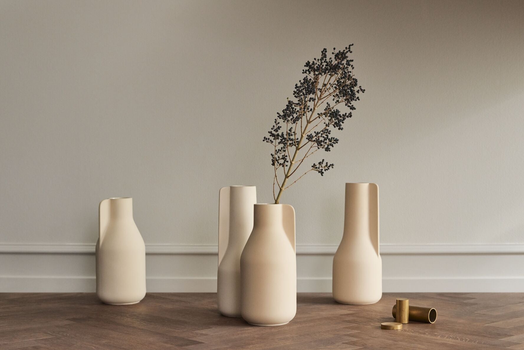 Falda cream vase