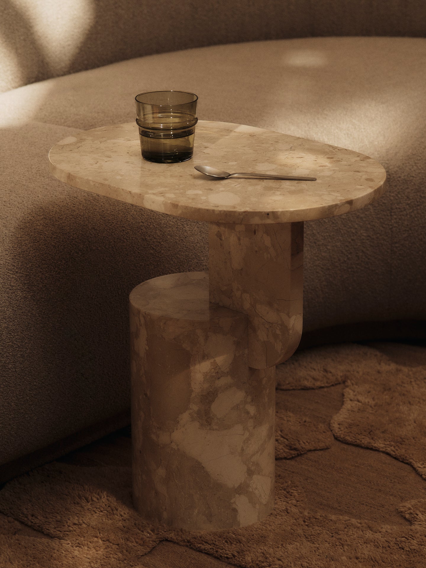 INSERT side table beige marble