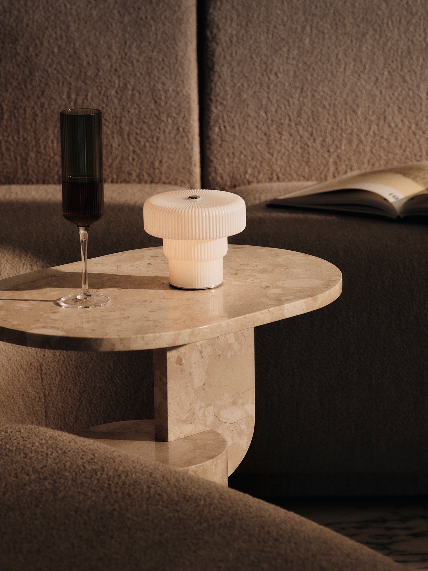 INSERT side table beige marble