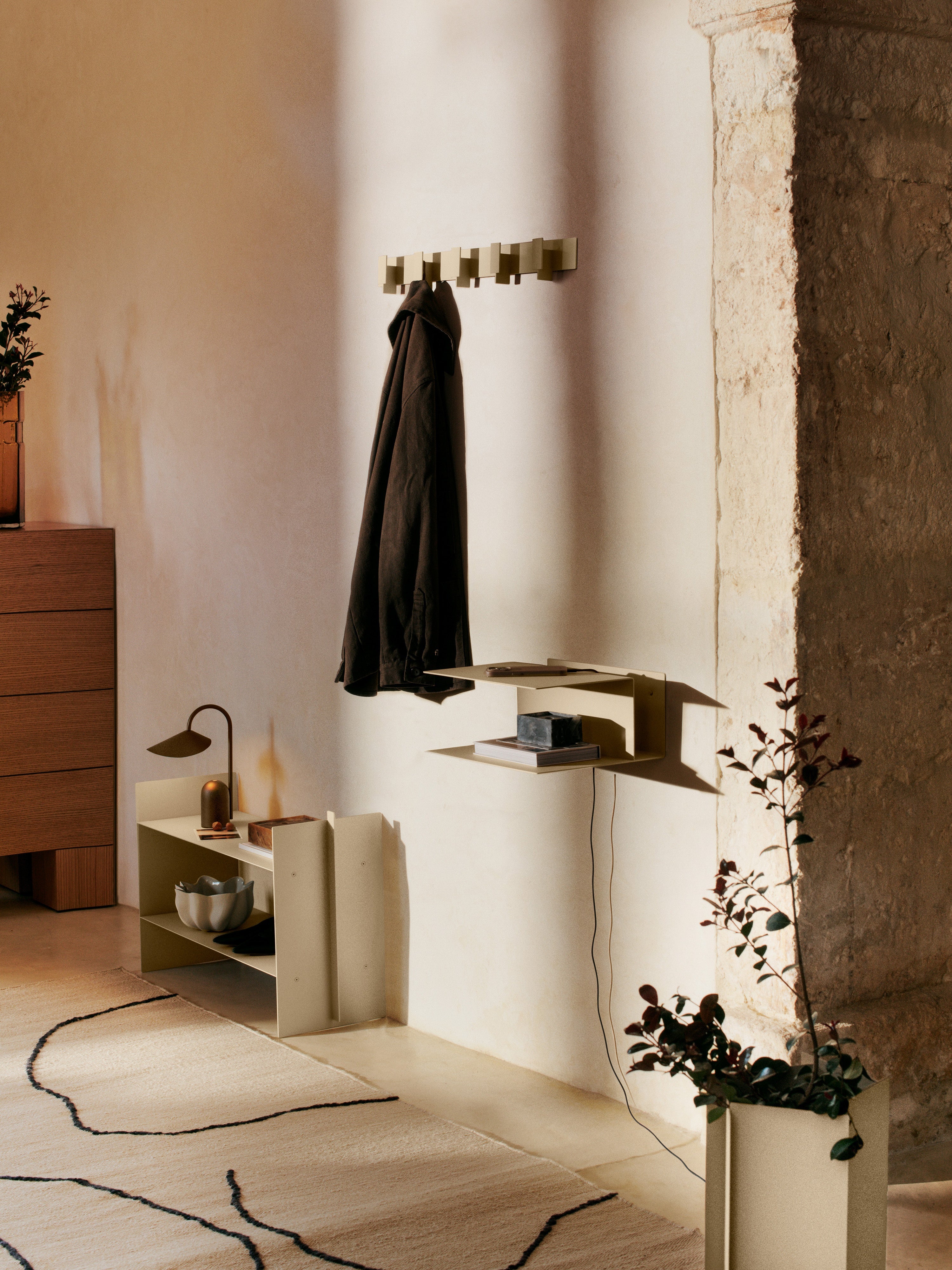 LAGER wall hanger beige