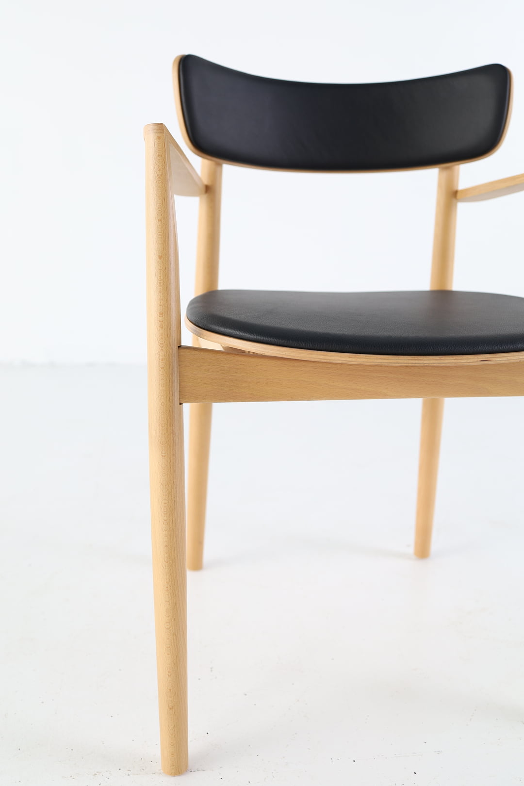 Chair with armrests NOPP B-1803/1 Solita beech wood