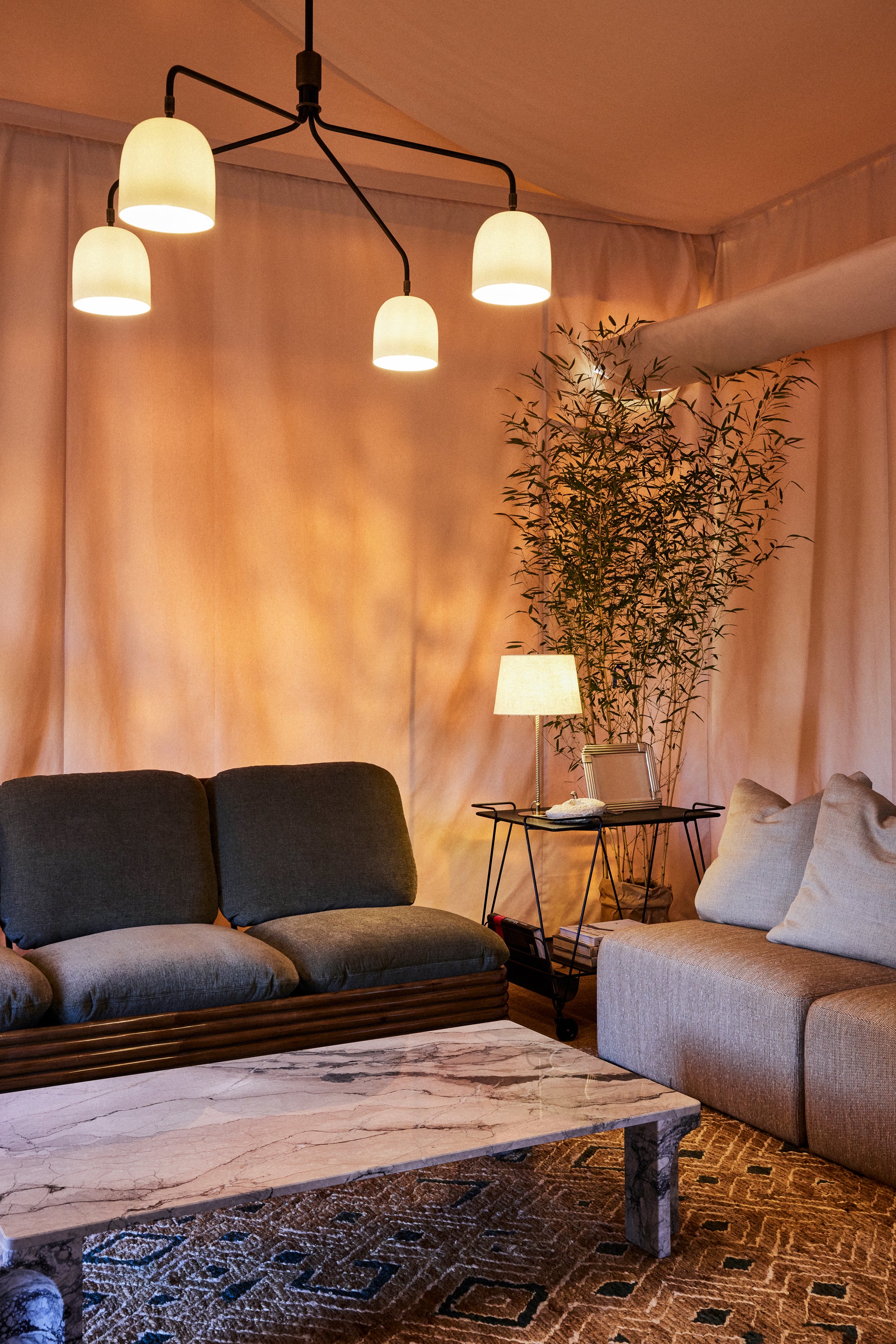 Sofa BOHEMIAN 72 gepolstert mit Rattanbasis