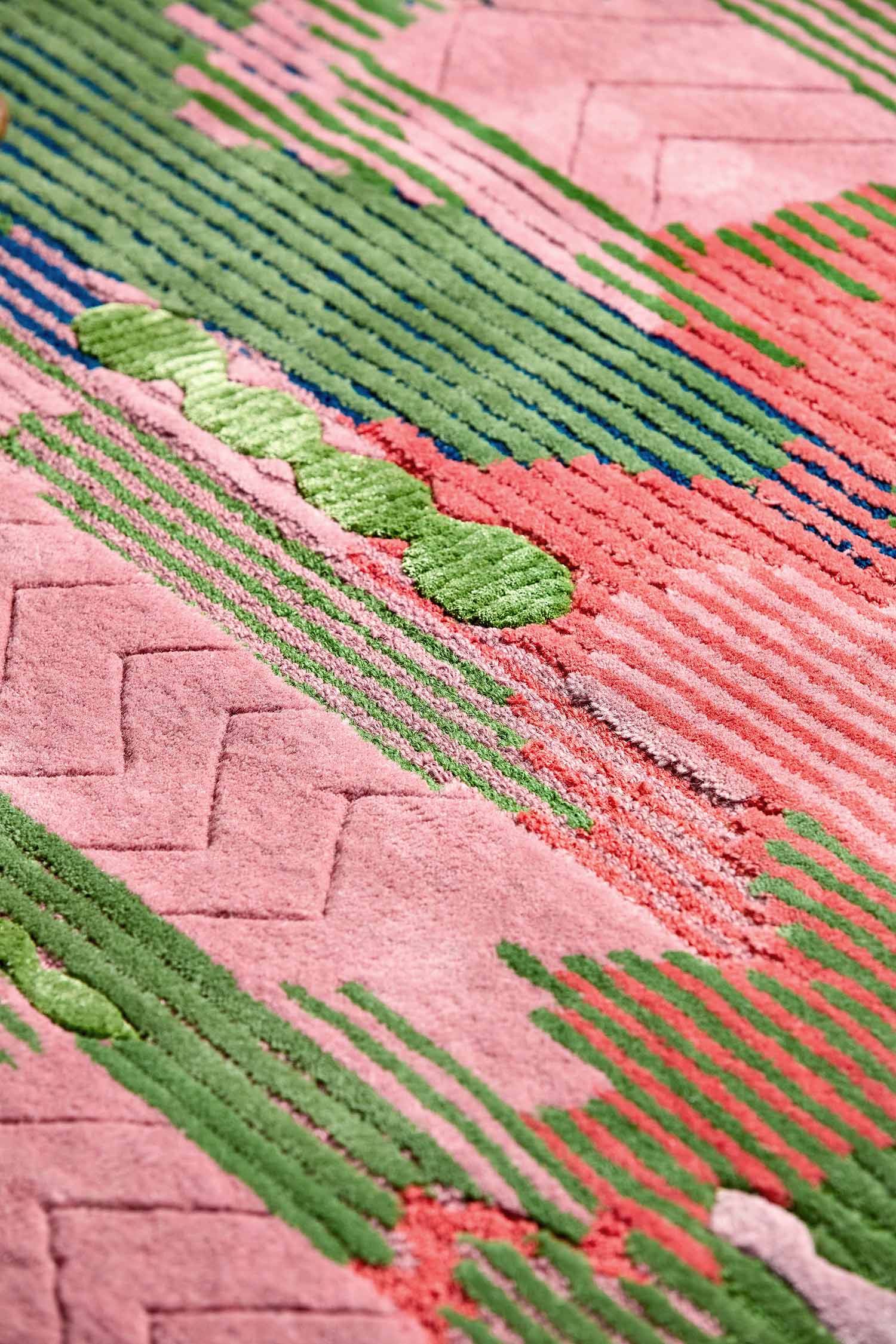 WILDERNESS PERIDOT EMERALD Teppich grün-pink