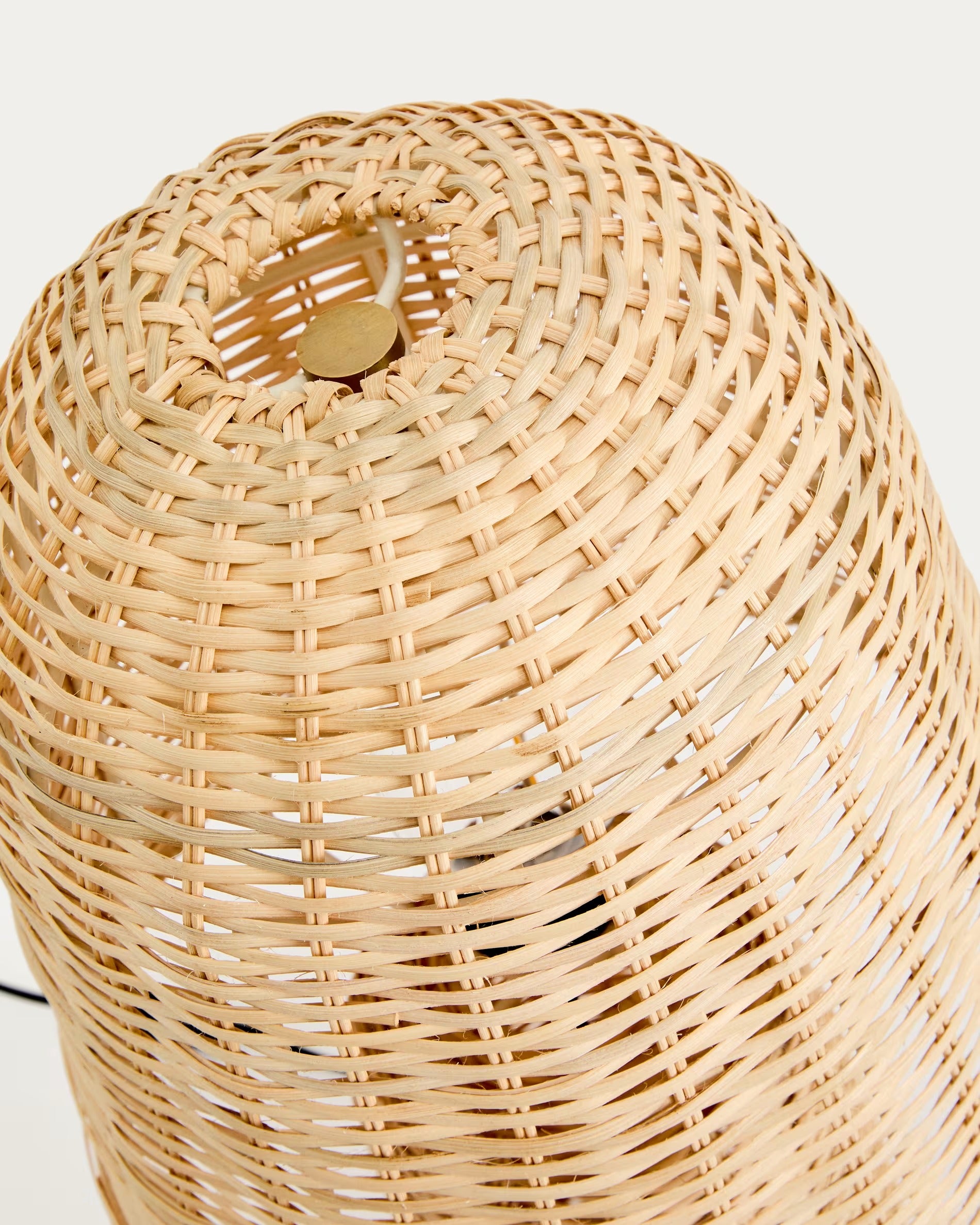 NEUDA Rattan-Tischlampe