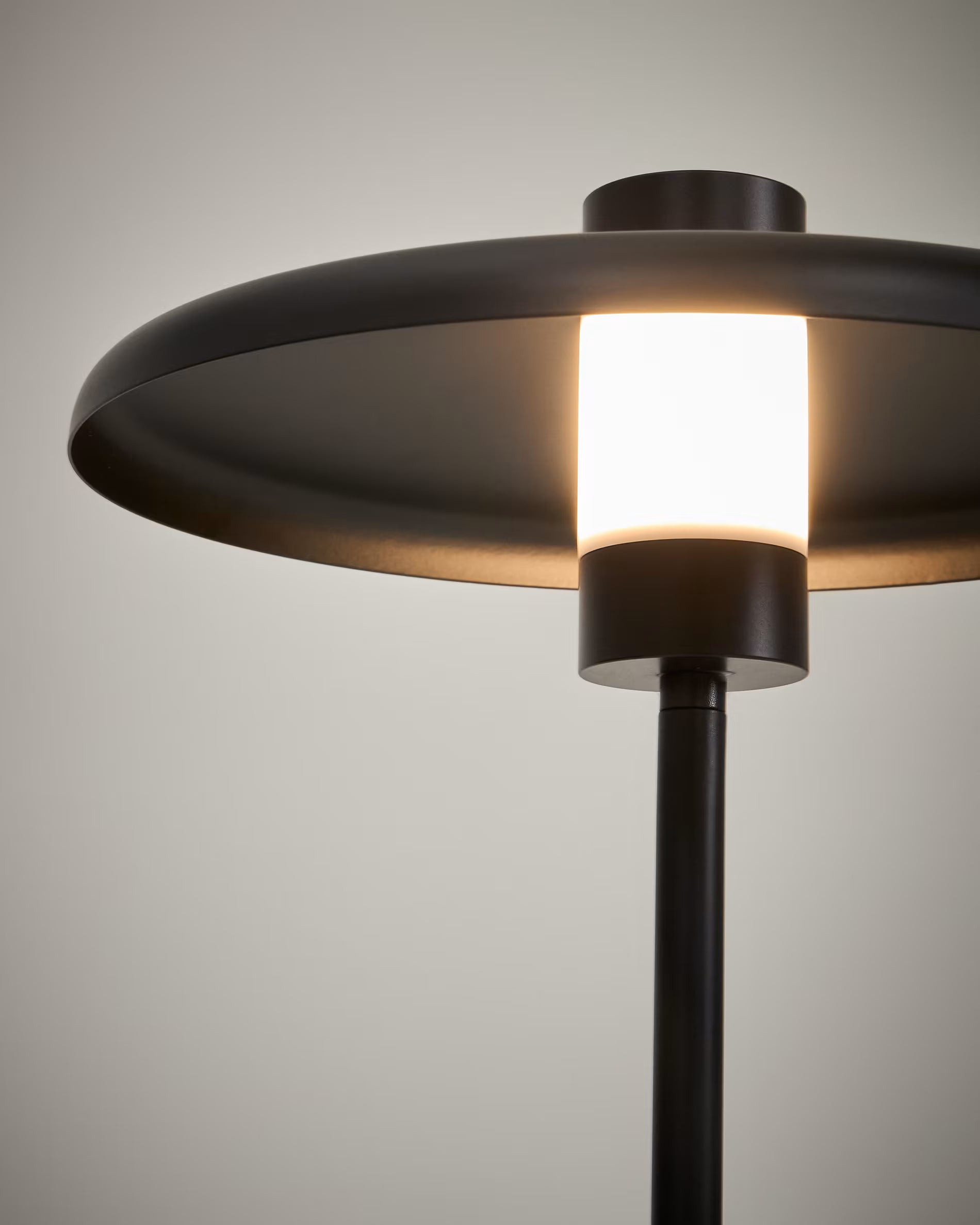 Stehlampe NUVIRA schwarz