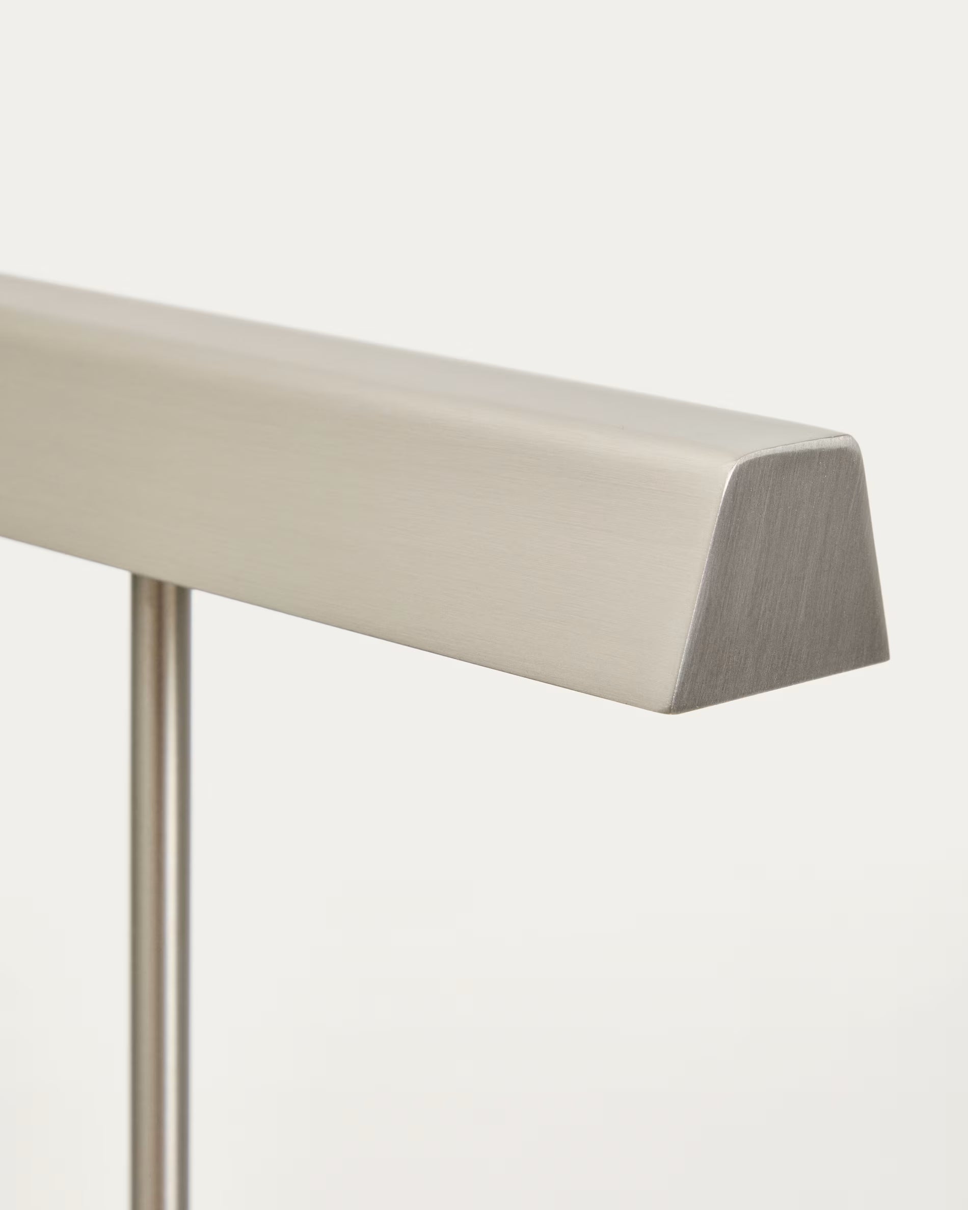 Lampa podłogowa LYNOR srebrny z białą marmurową podstawą