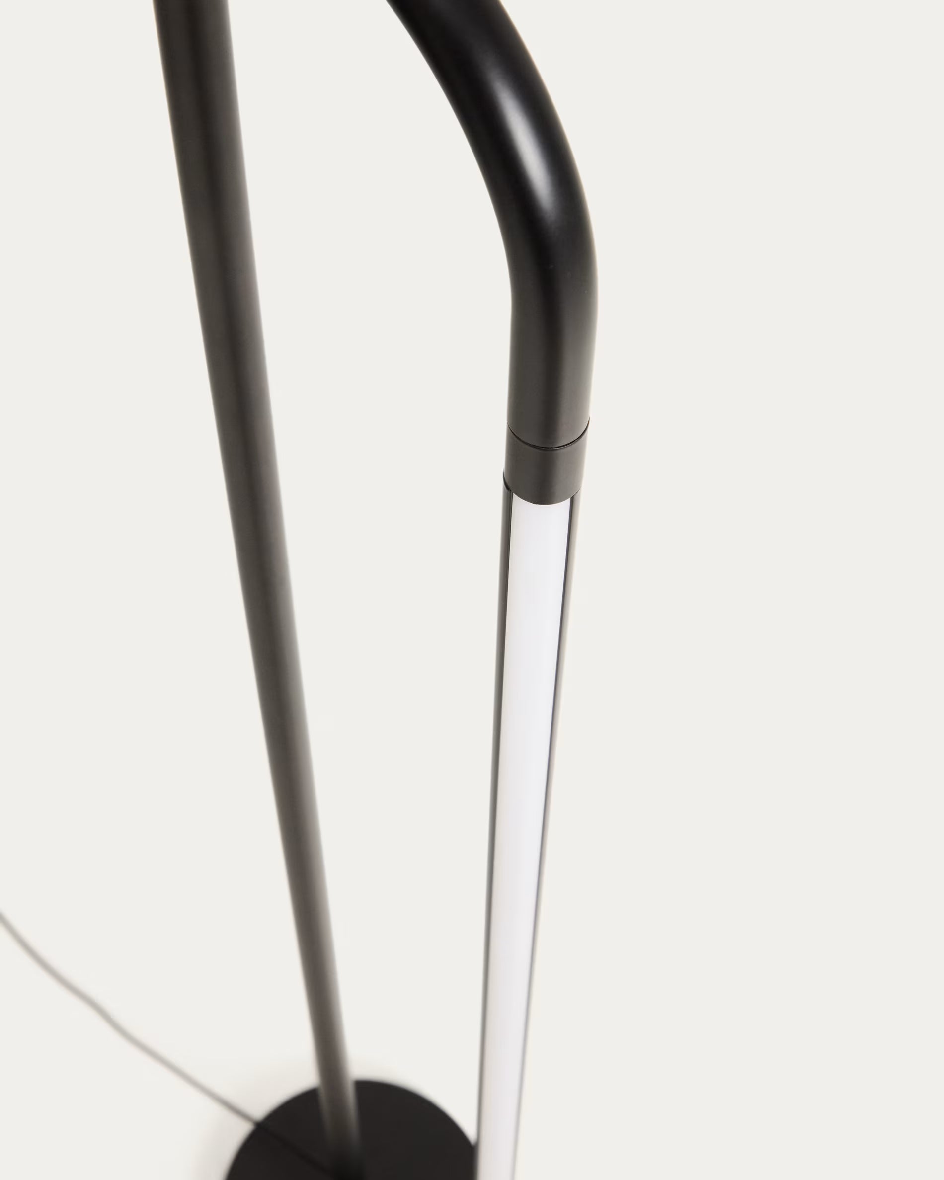 Lampa podłogowa BOW czarny