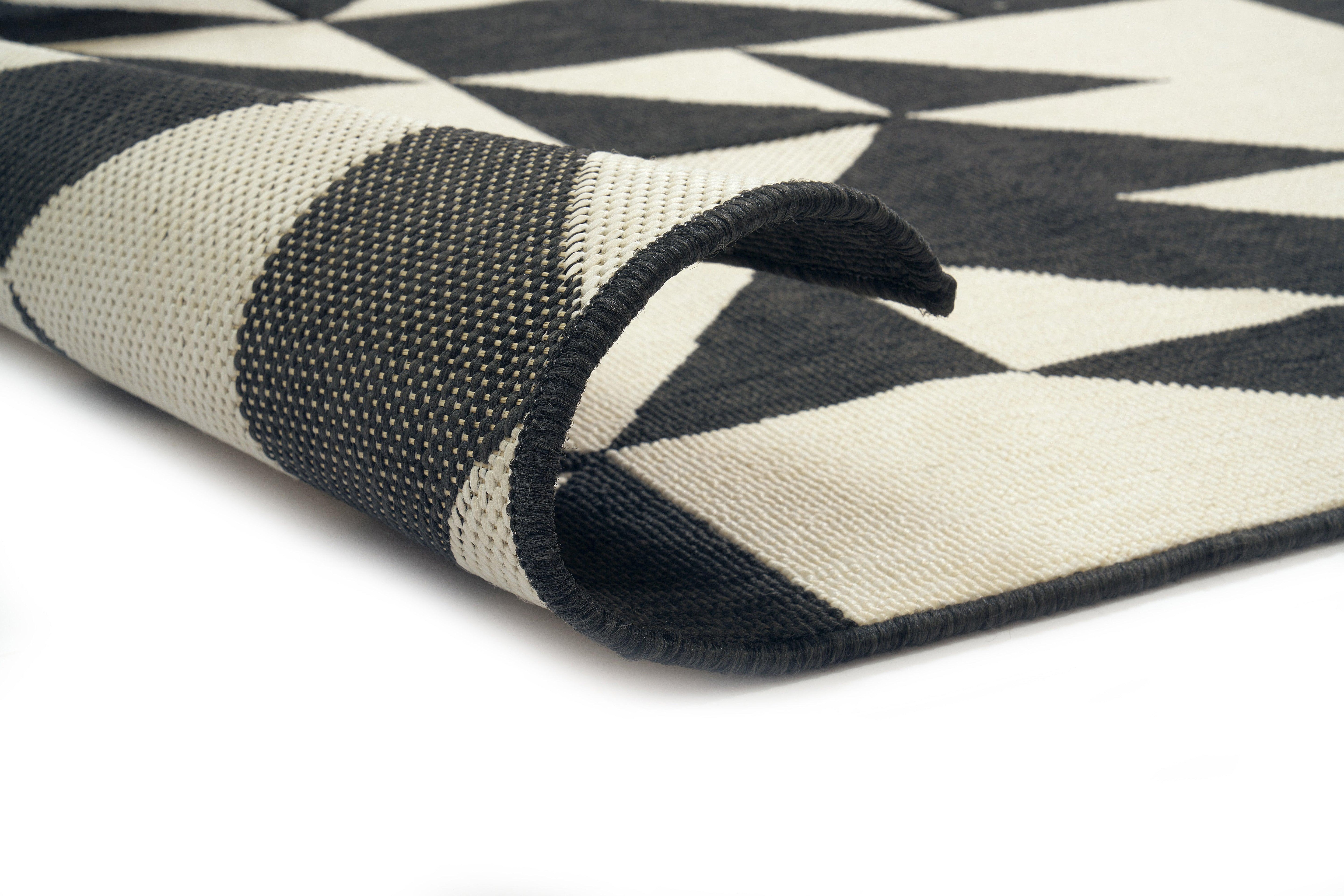 Dywan LUZ czarno-biały Carpet Decor    Eye on Design
