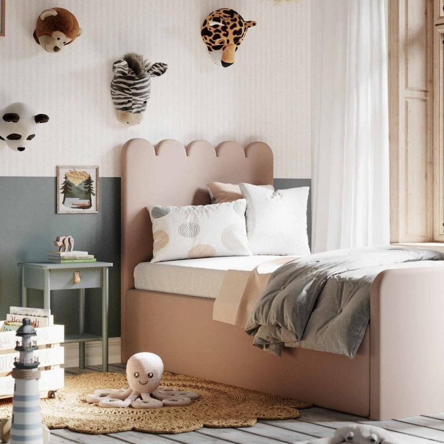 Łóżko tapicerowane POPPI różowy 90 cm x 200 cm Happy Barok    Eye on Design