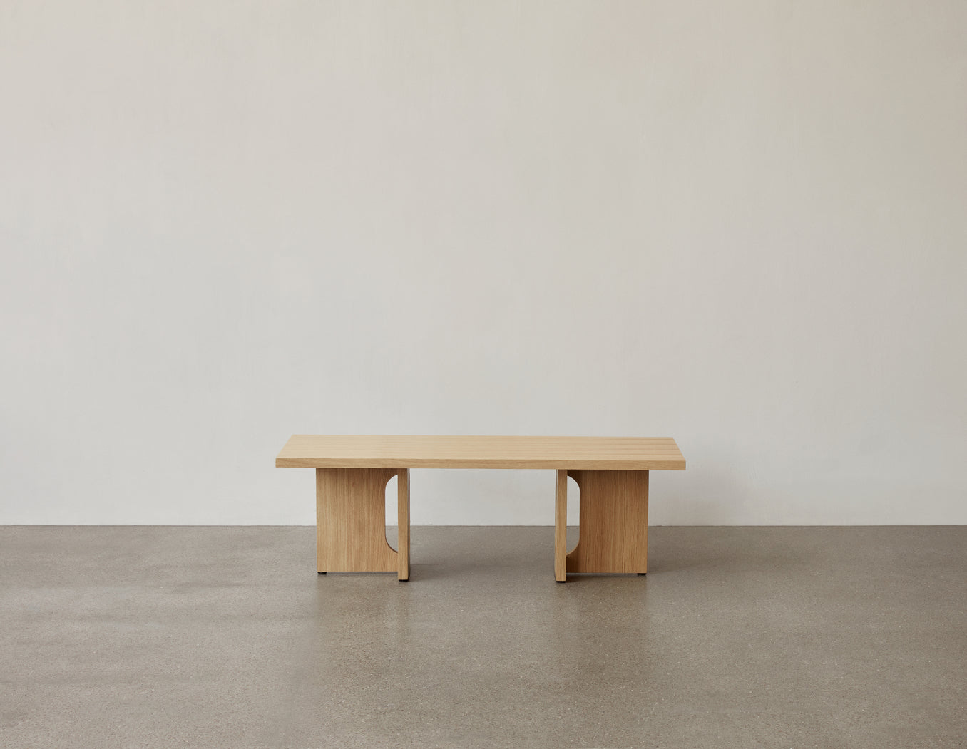 ANDROGYNE coffee table oak wood