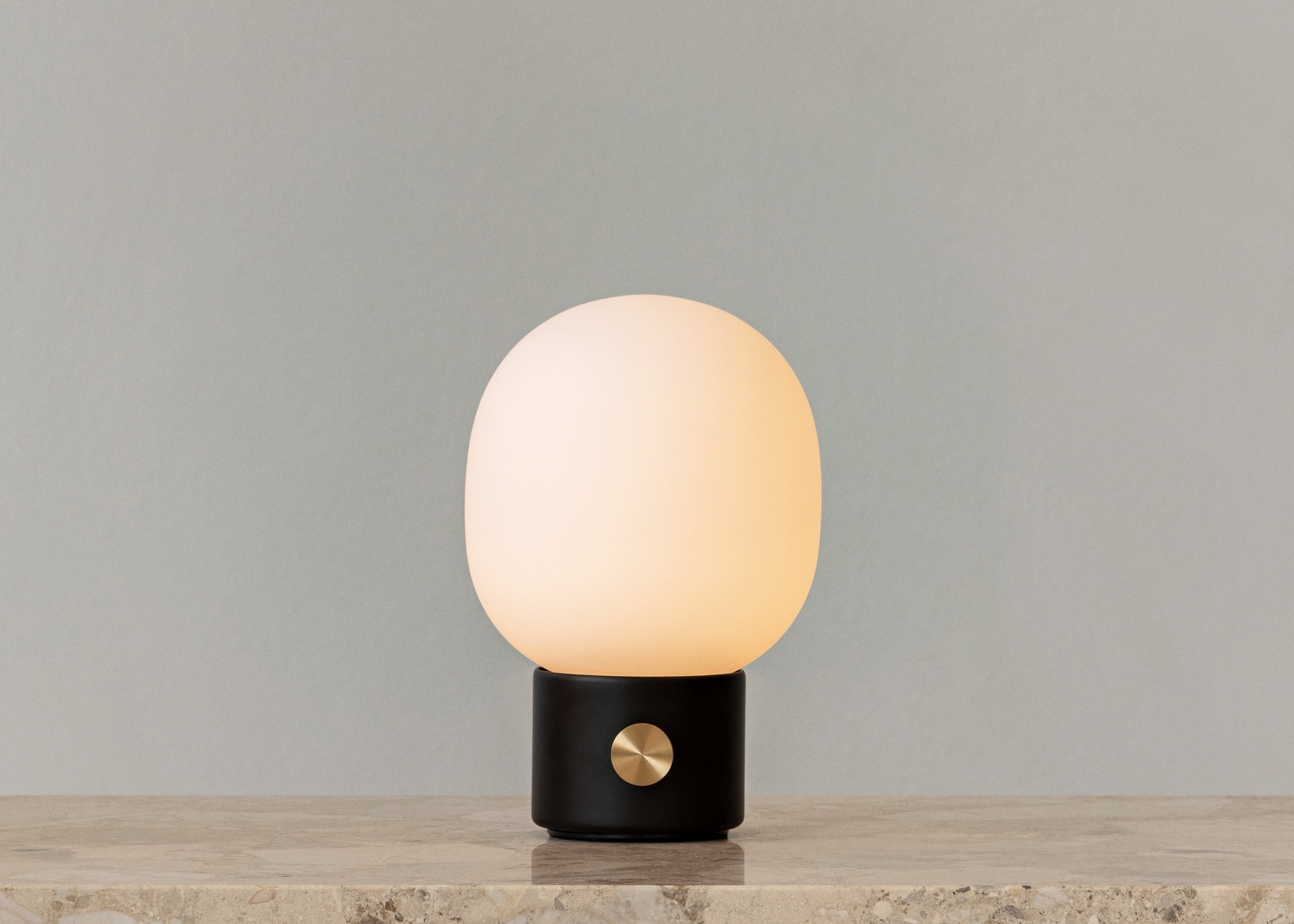 Lampa przenośna JWDA czarny