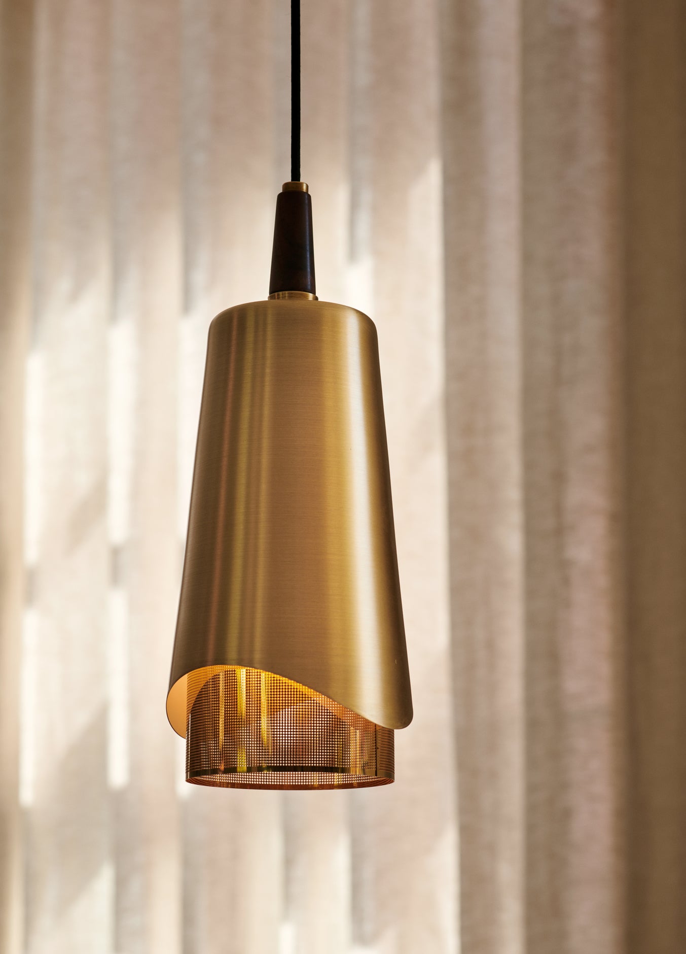 Lampa wisząca UMANOFF mosiądz