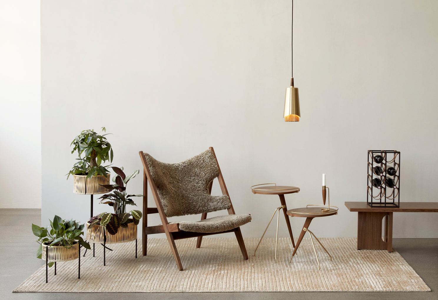 KNITTING armchair dark brown sheep leather with dark oak base
