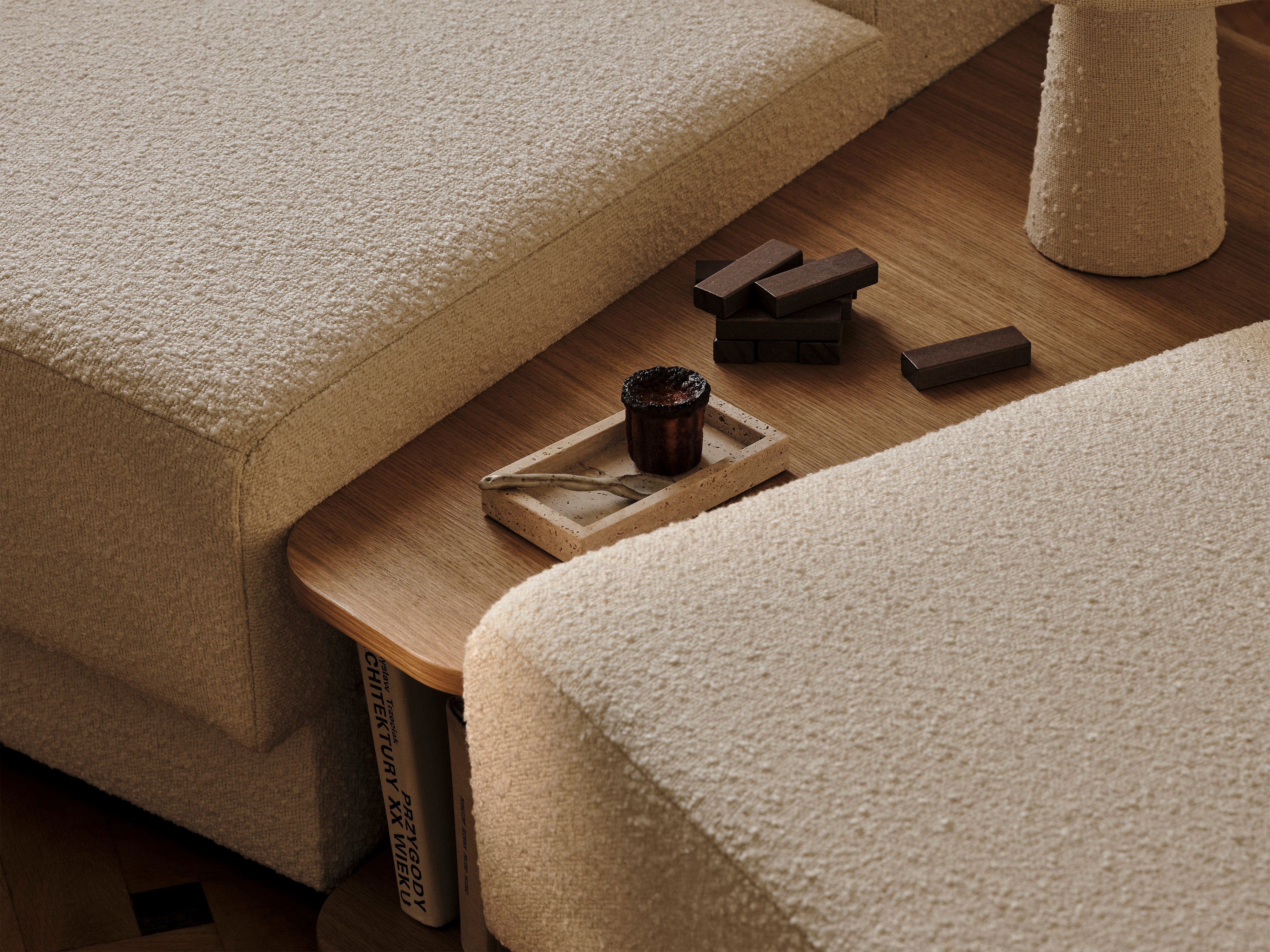 Sofa modułowa lewostronna ze stolikiem 5-osobowa MILEY czarny boucle