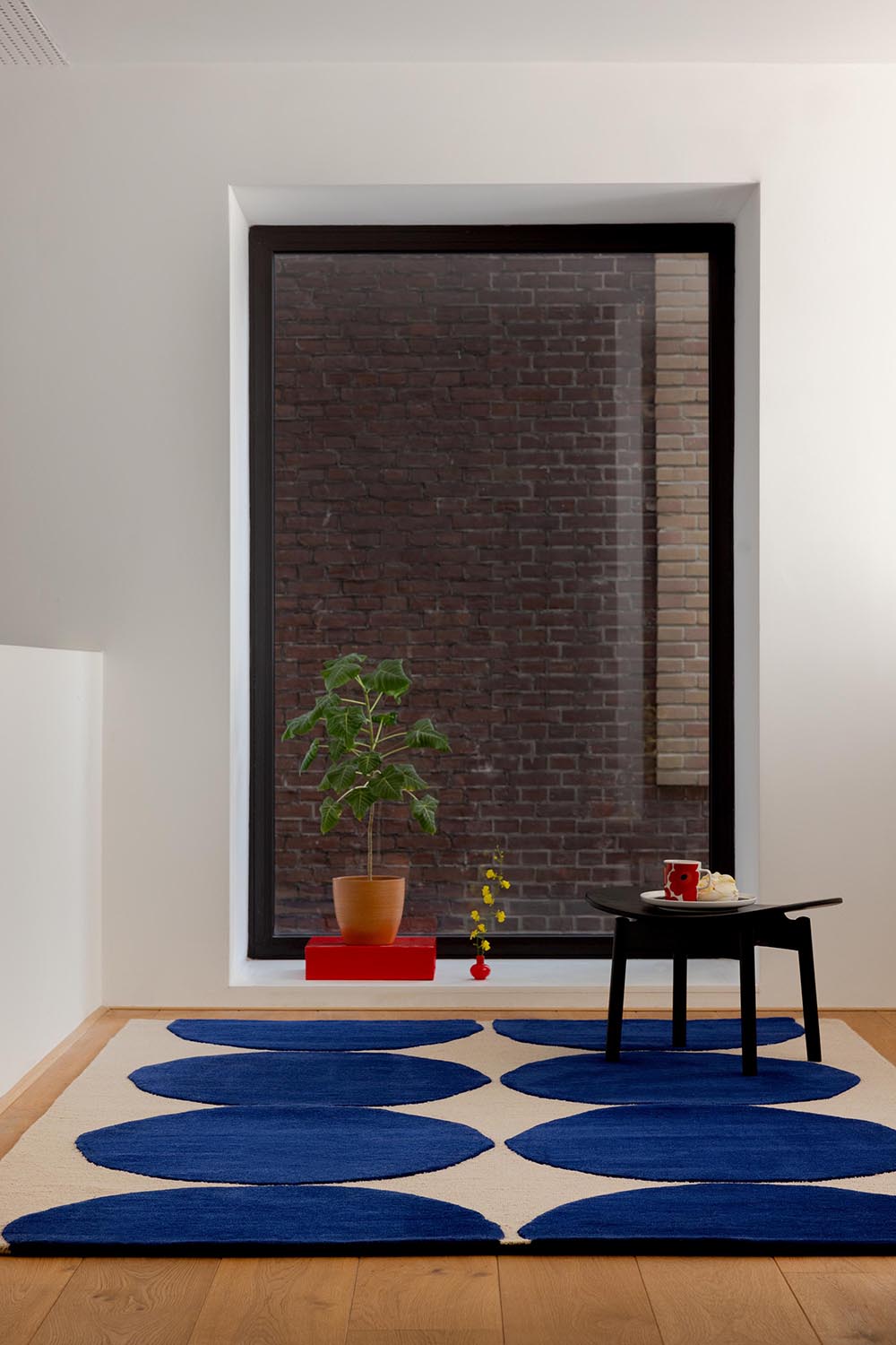 ISOT Blue kivet rug with beige