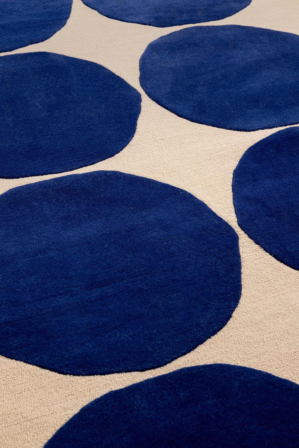 ISOT Blue kivet rug with beige