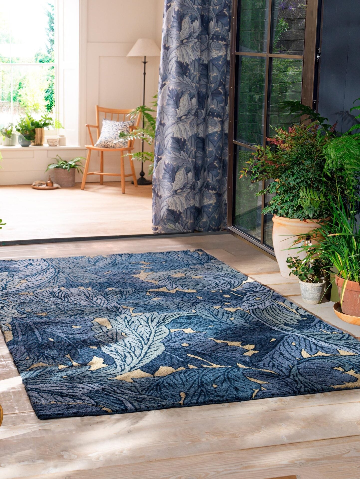 Dywan zewnętrzny ACANTHUS INDIGO niebieski