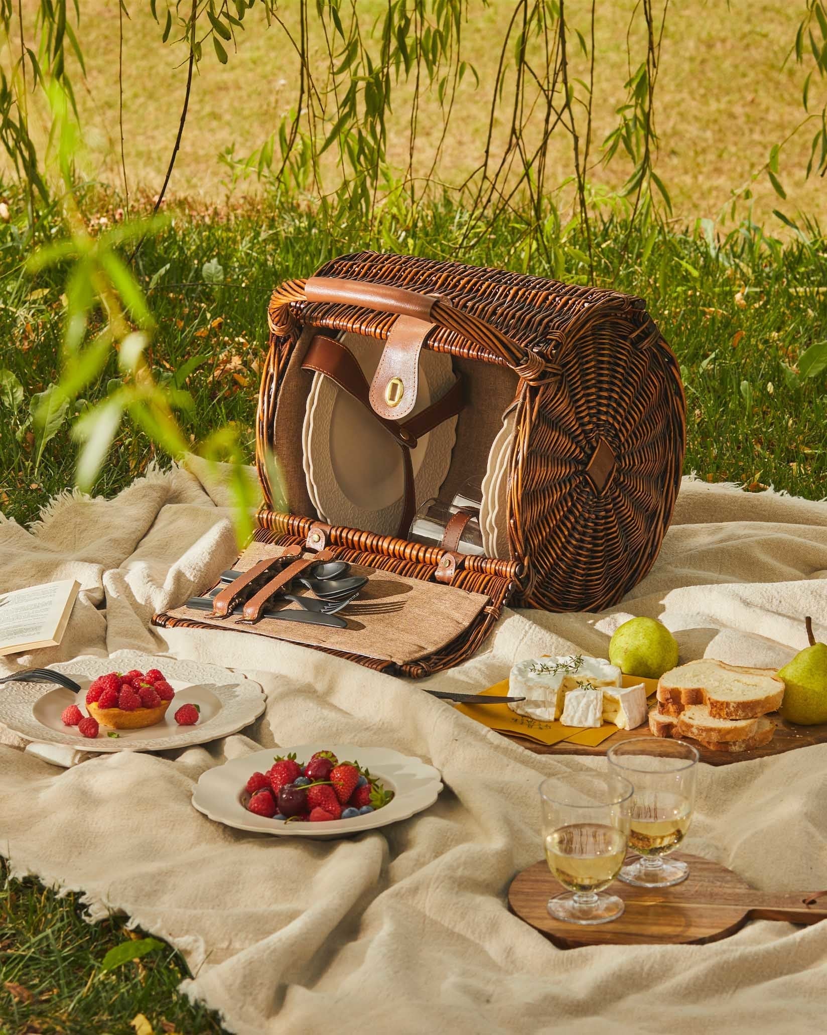 Brown dressed picnic kit