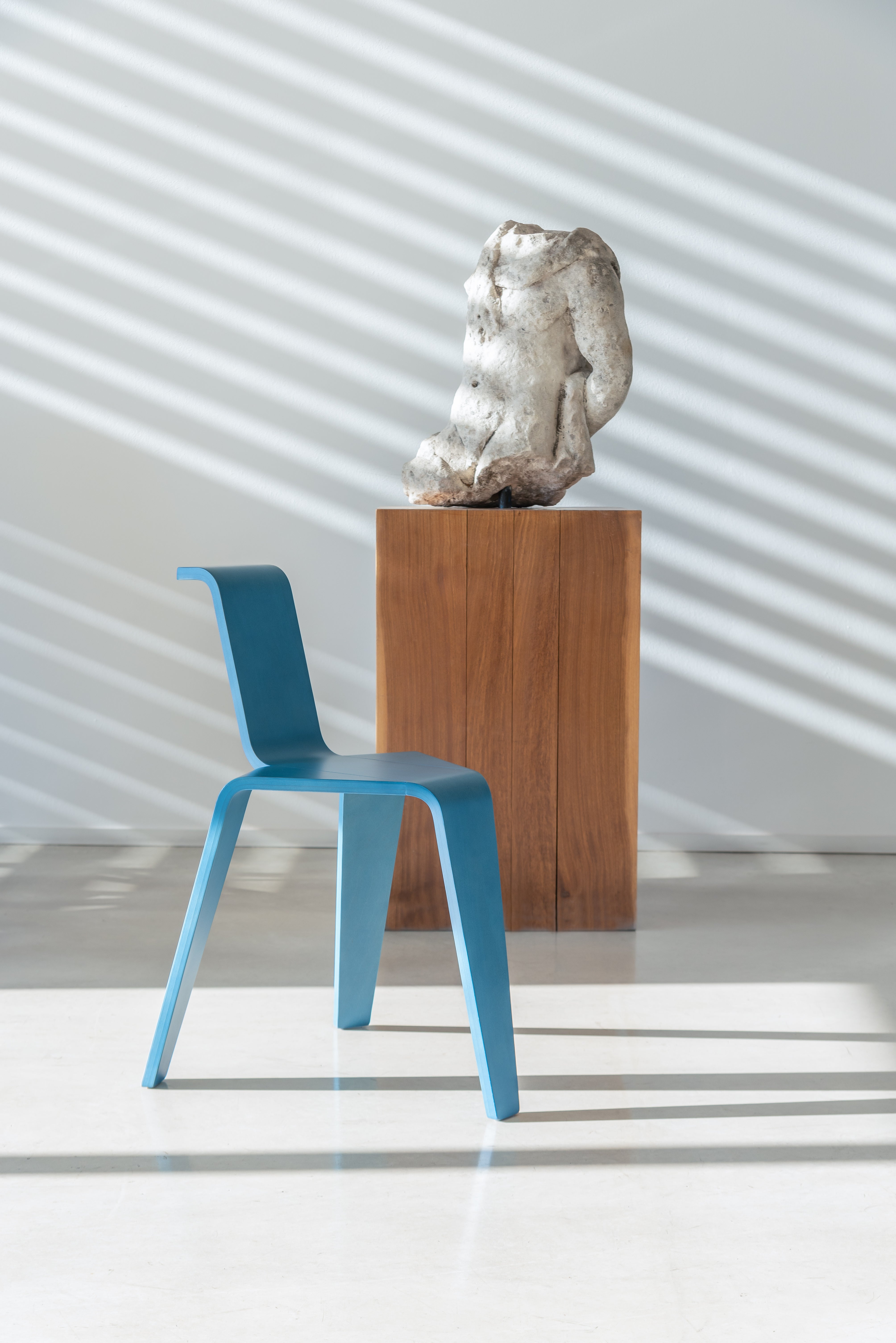 AKA Stuhl Blau Buchenholz