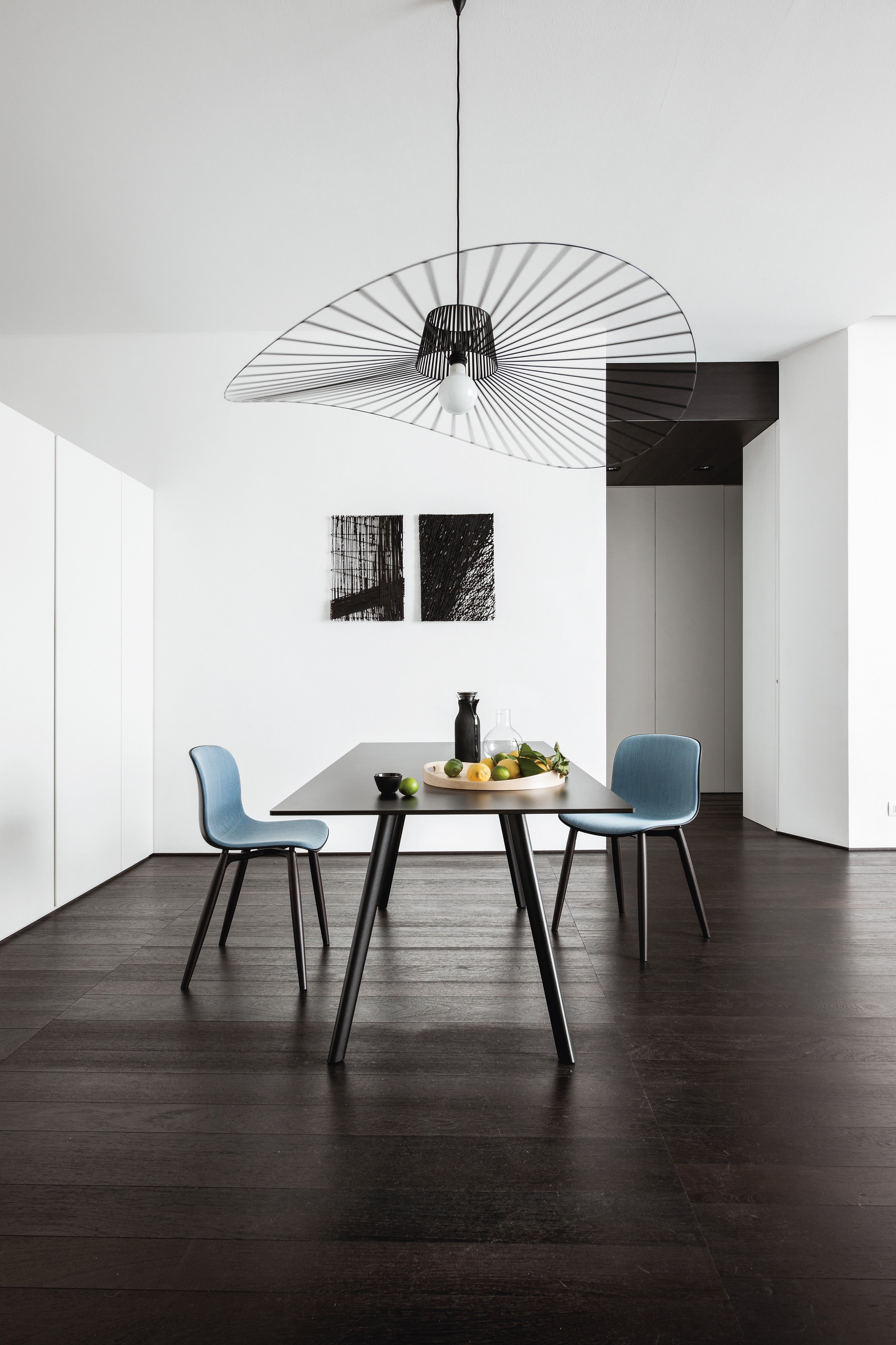 PILO black table