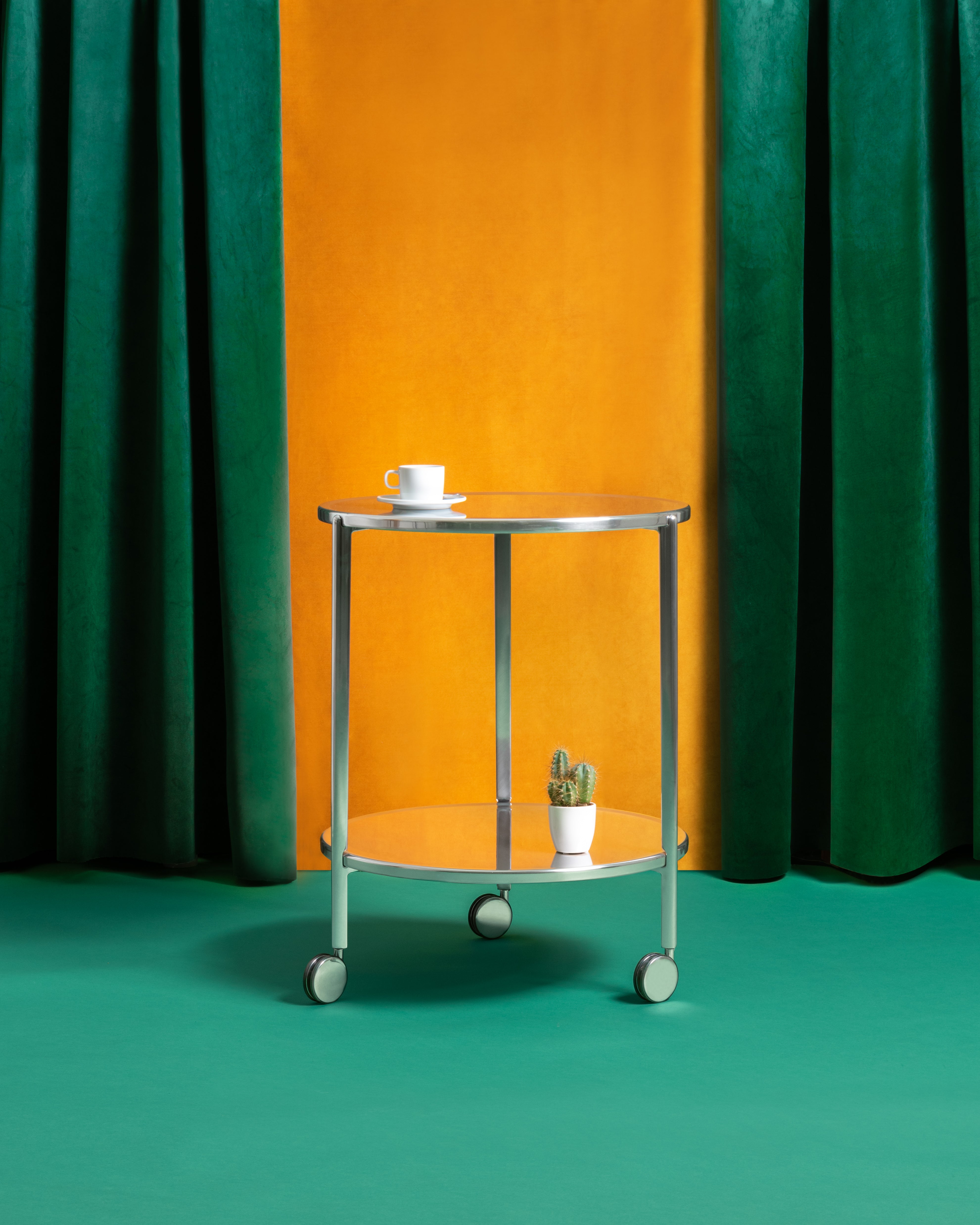 Stolik pomocniczy TAMBOUR polerowane aluminium