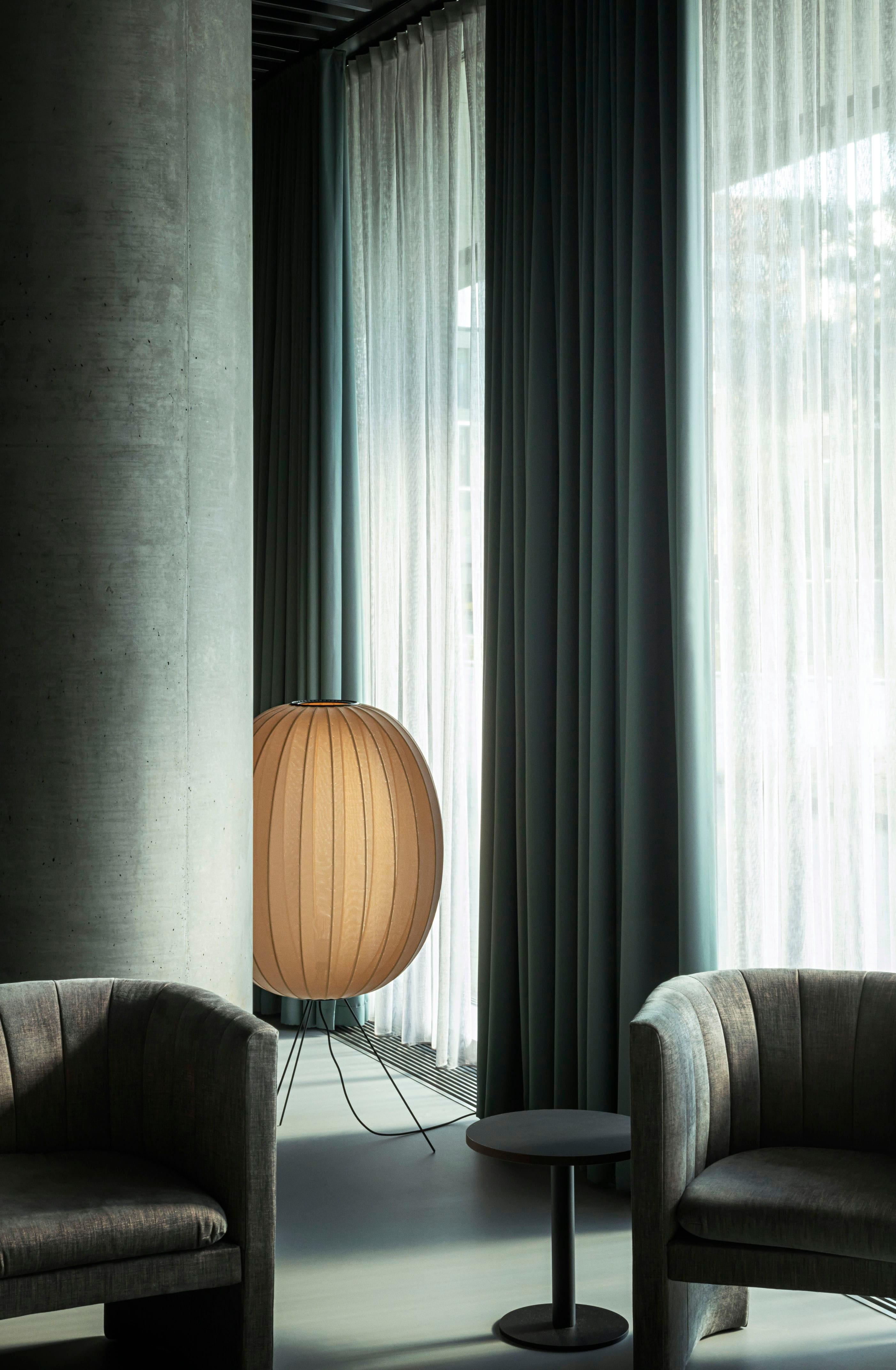 Knit-Wit floor lamp gray