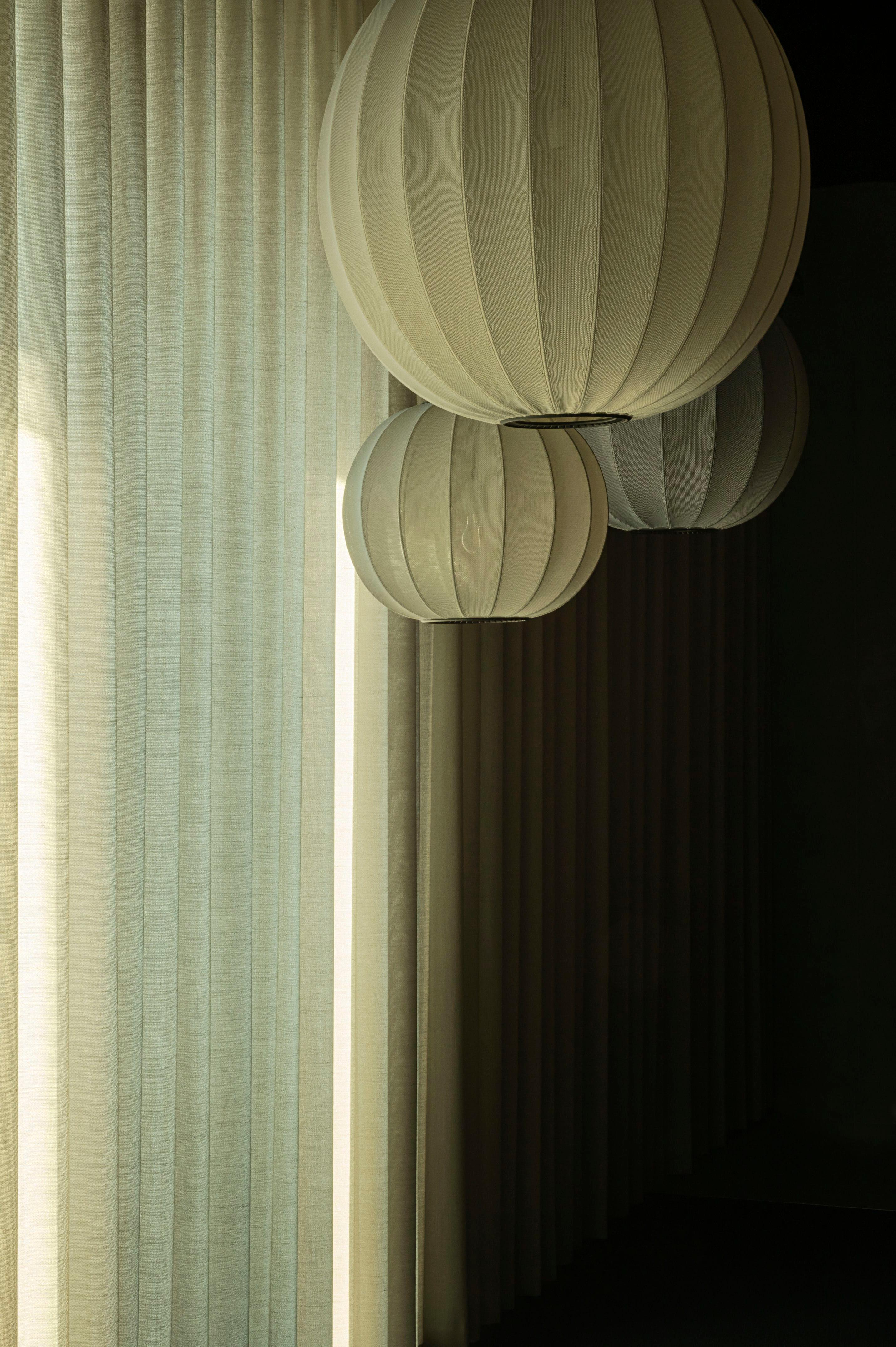 Knit-Wit Pearl Round hanging lamp