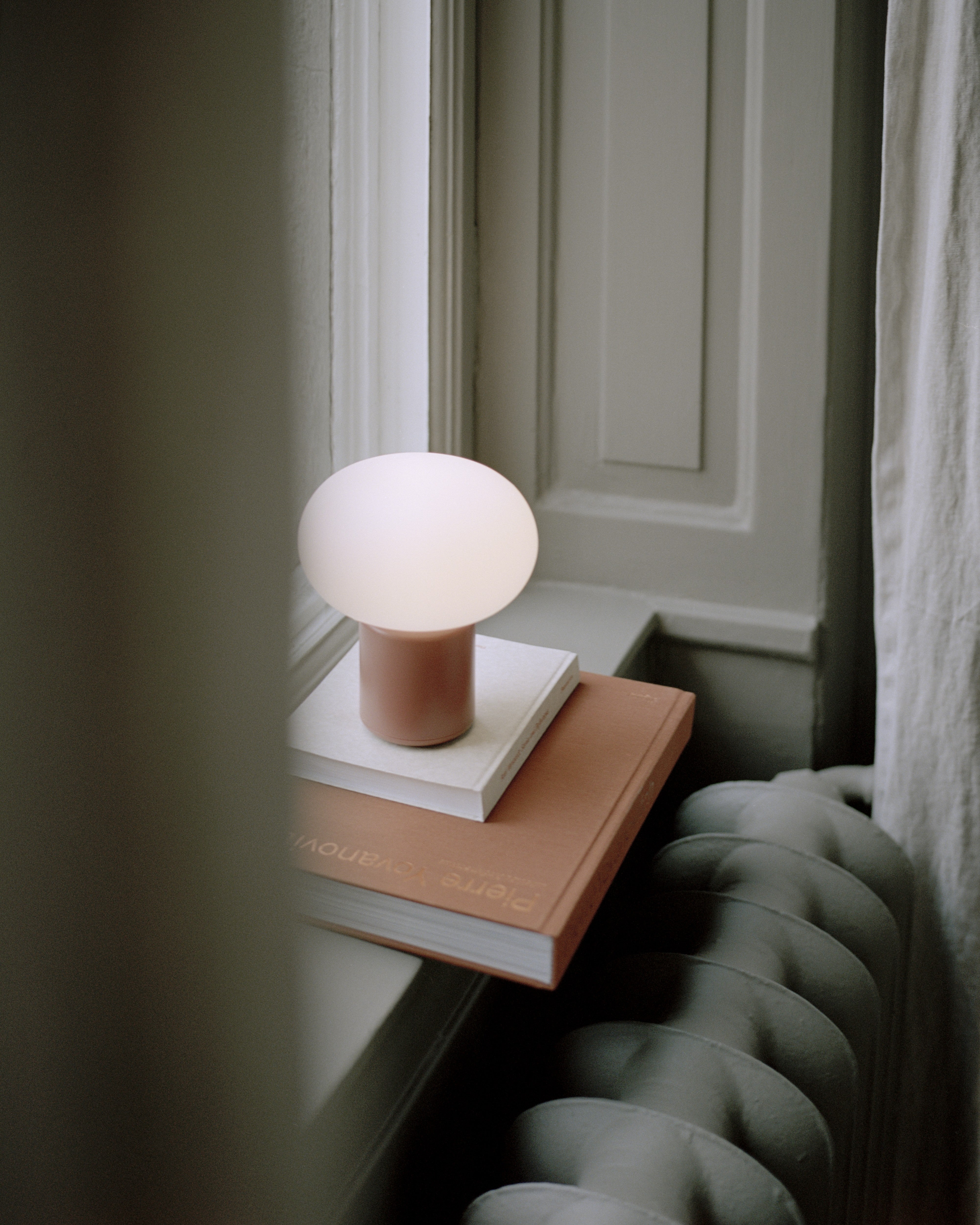 KARL-Johan portable lamp red
