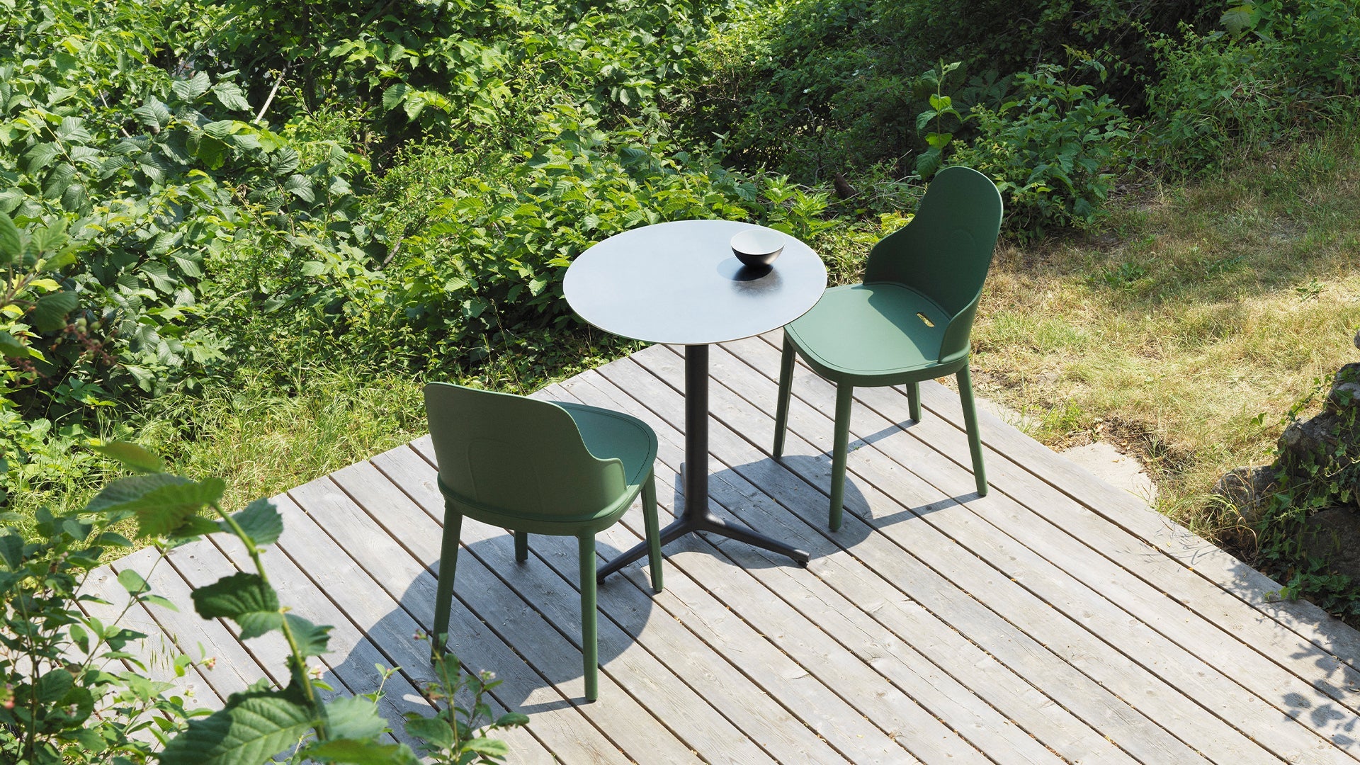 Cafe table Round Allez steel top with a black base
