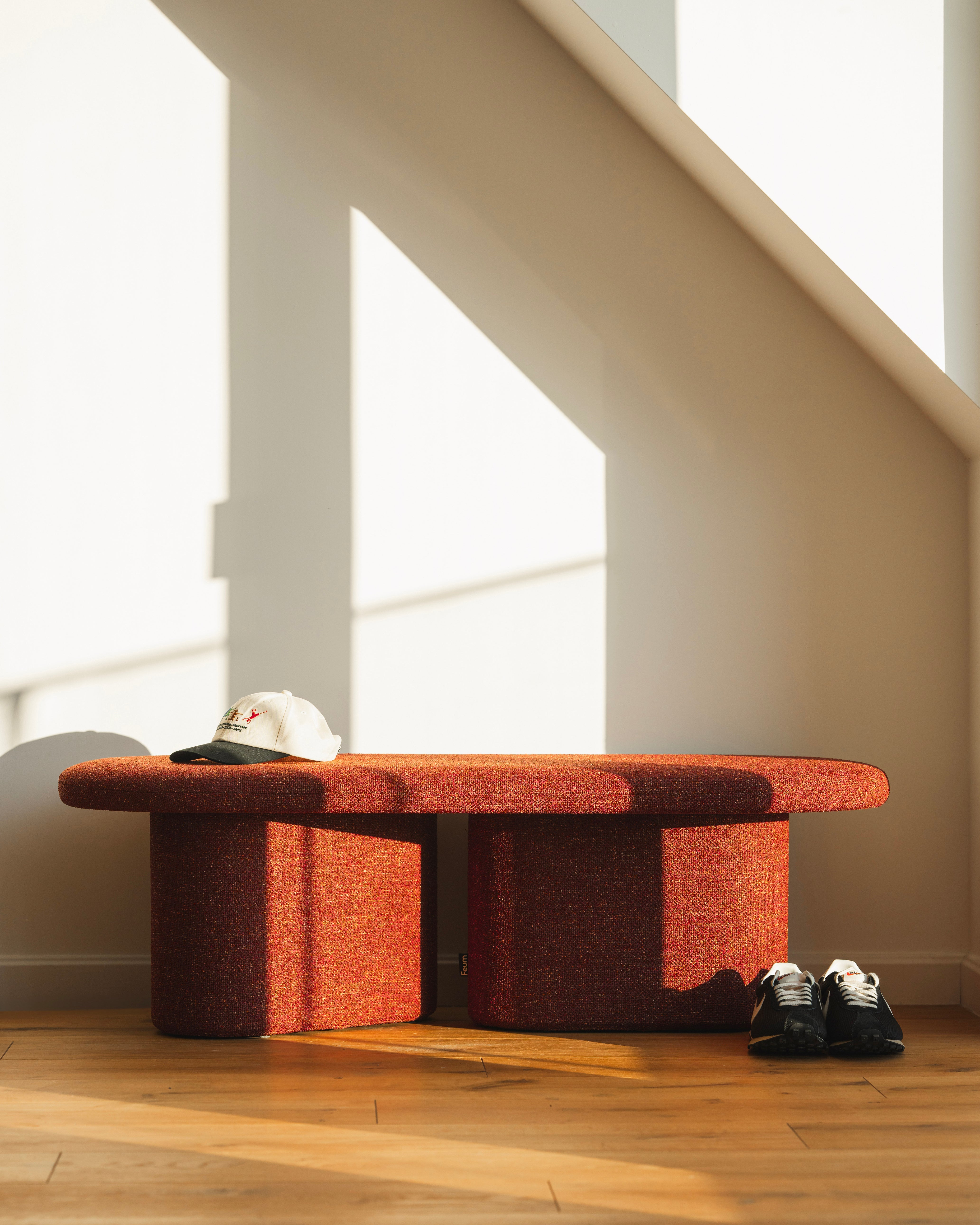 OVO bench chestnut red [Amelia]