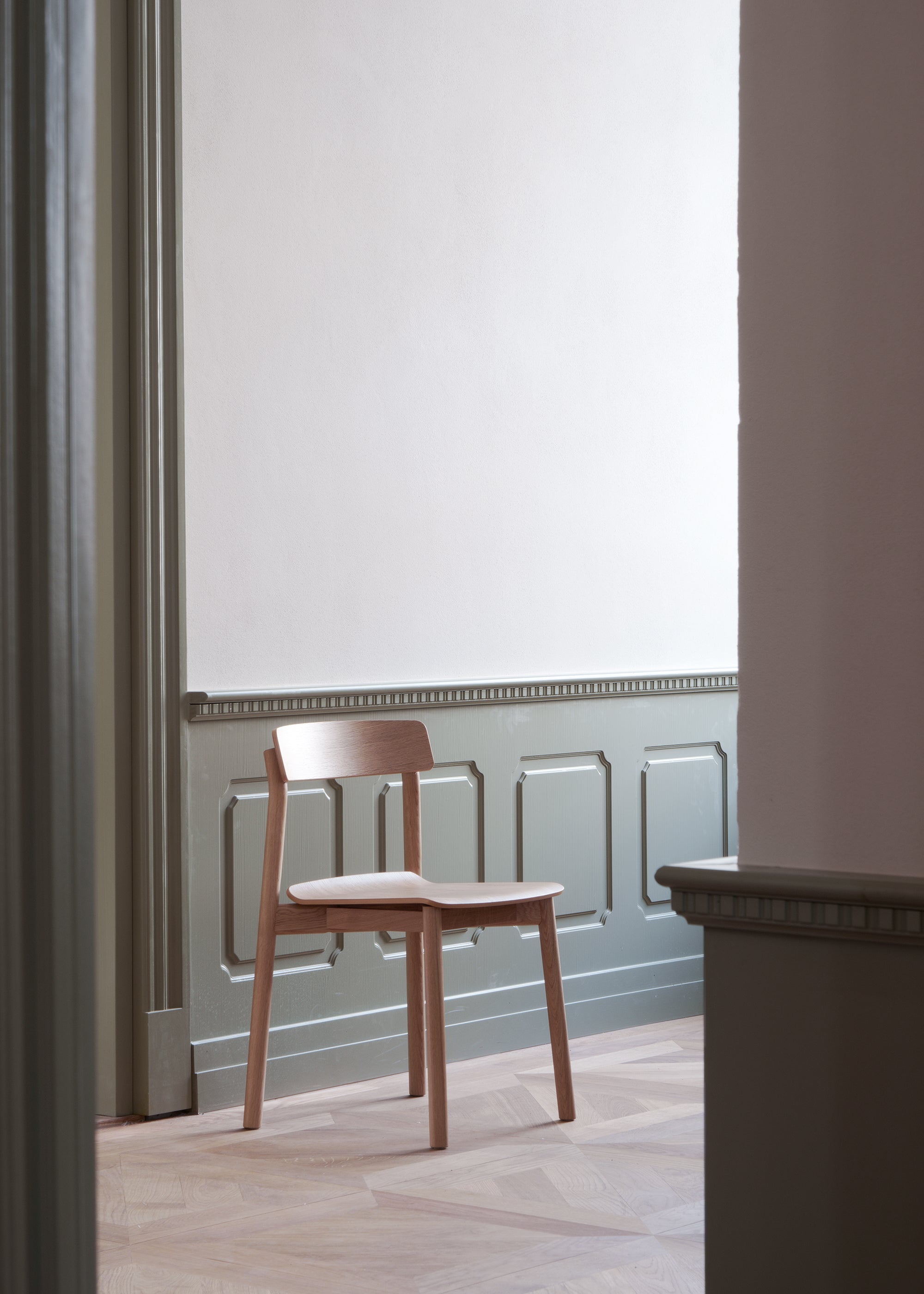 ARCHE chair oak wood