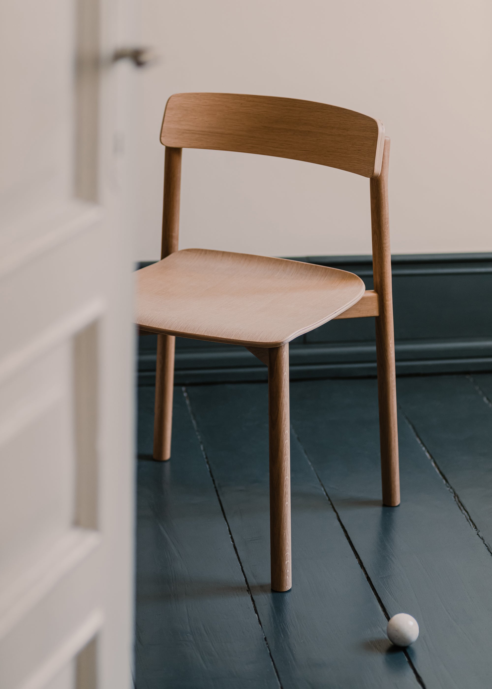 ARCHE chair oak wood