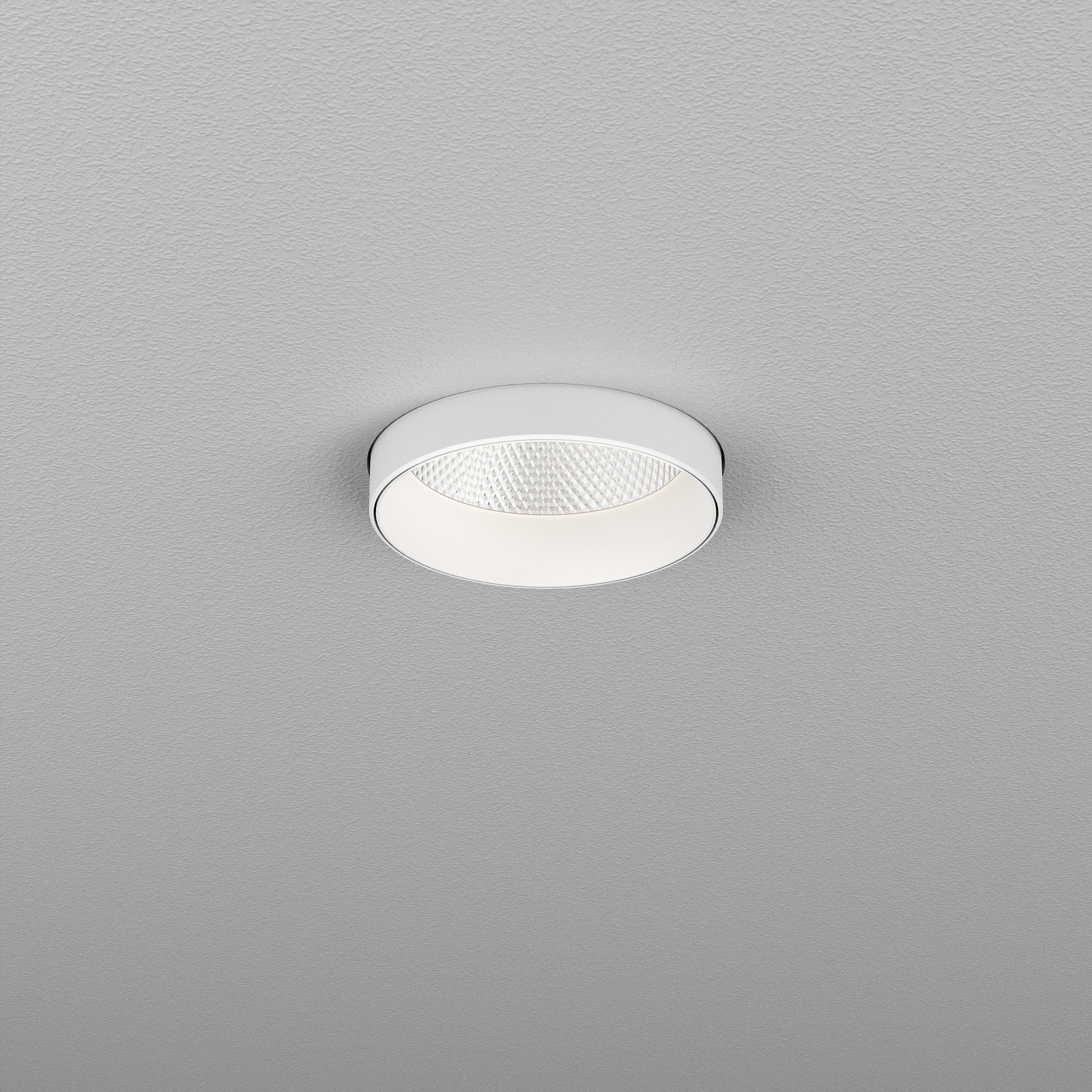 Recessed trimless PUTT fixture