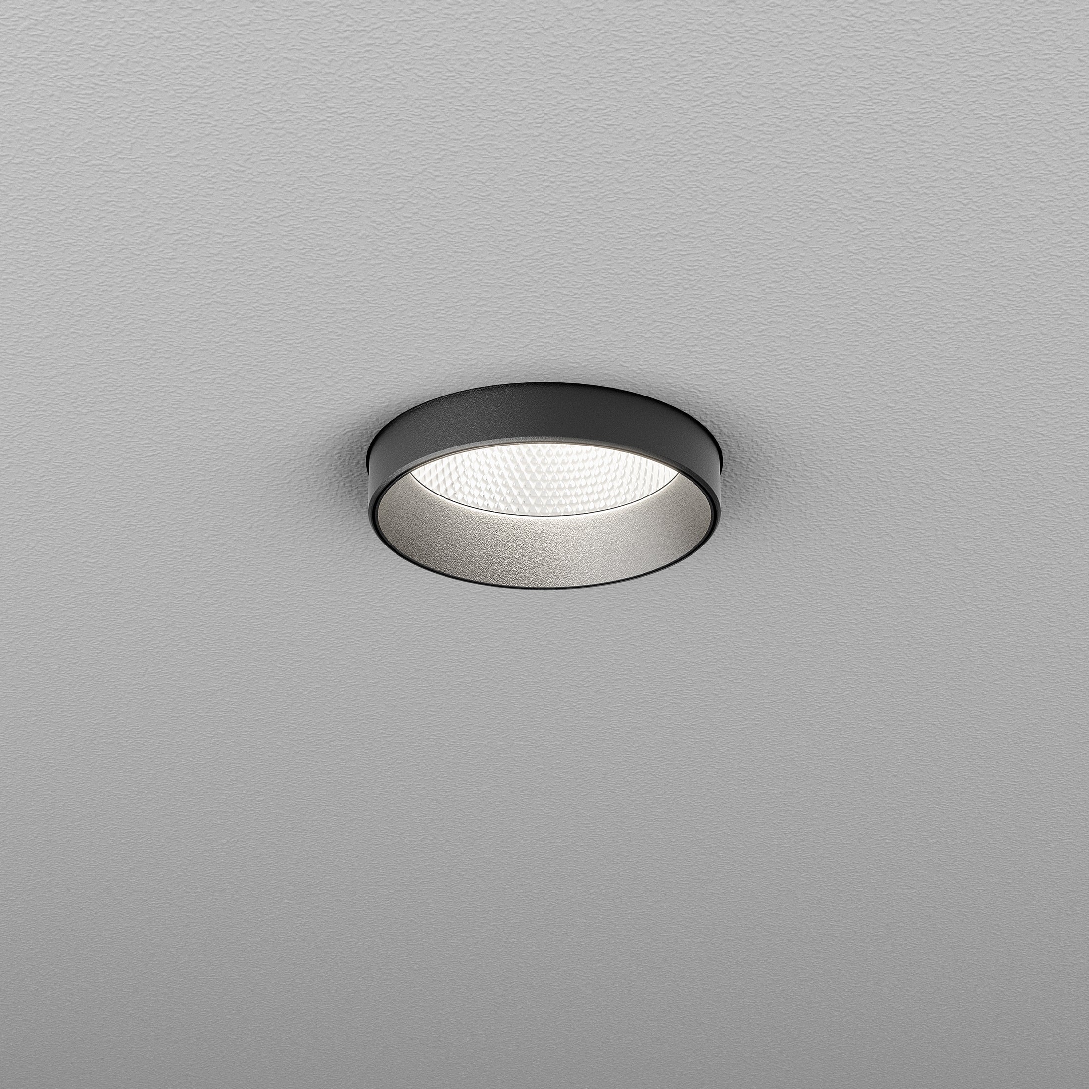Recessed trimless PUTT fixture