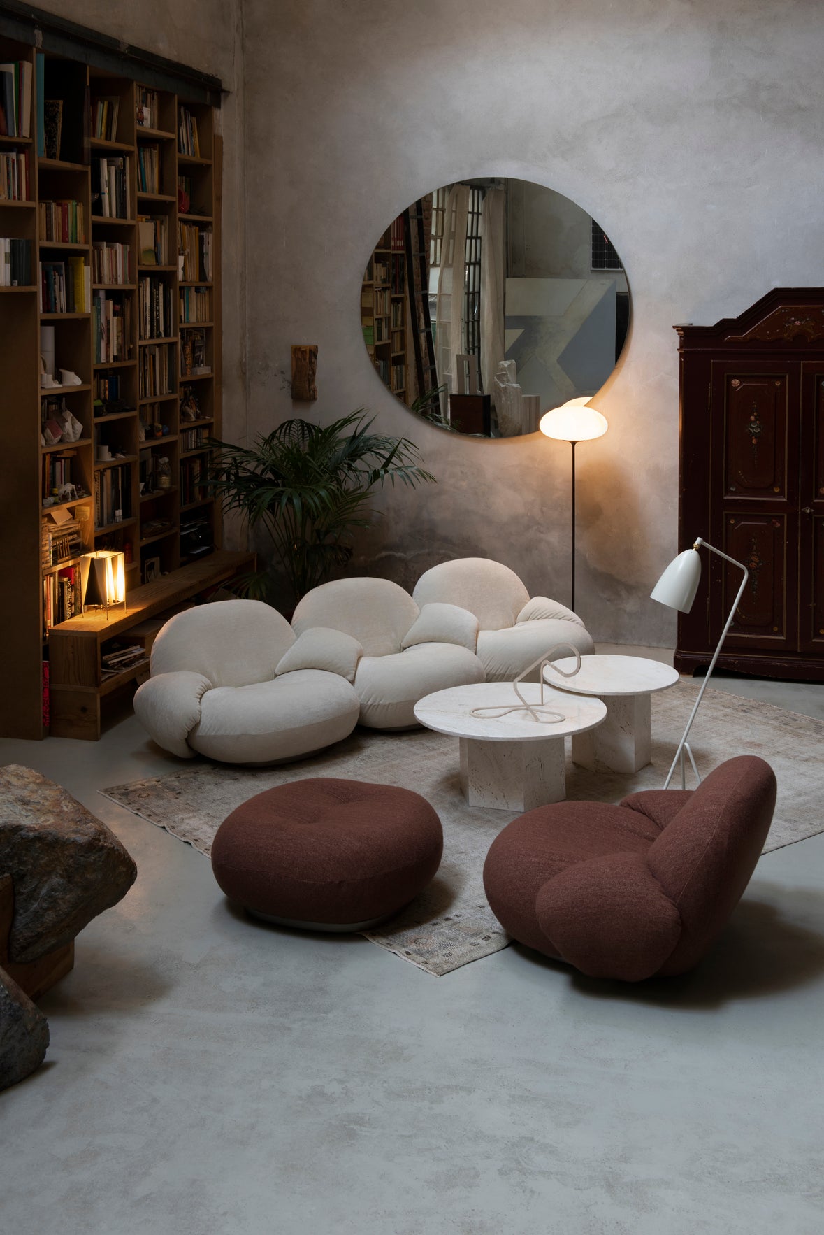 Sofa für 3 Personen PACHA mit gepolstertem Bezug und goldenem Gestell