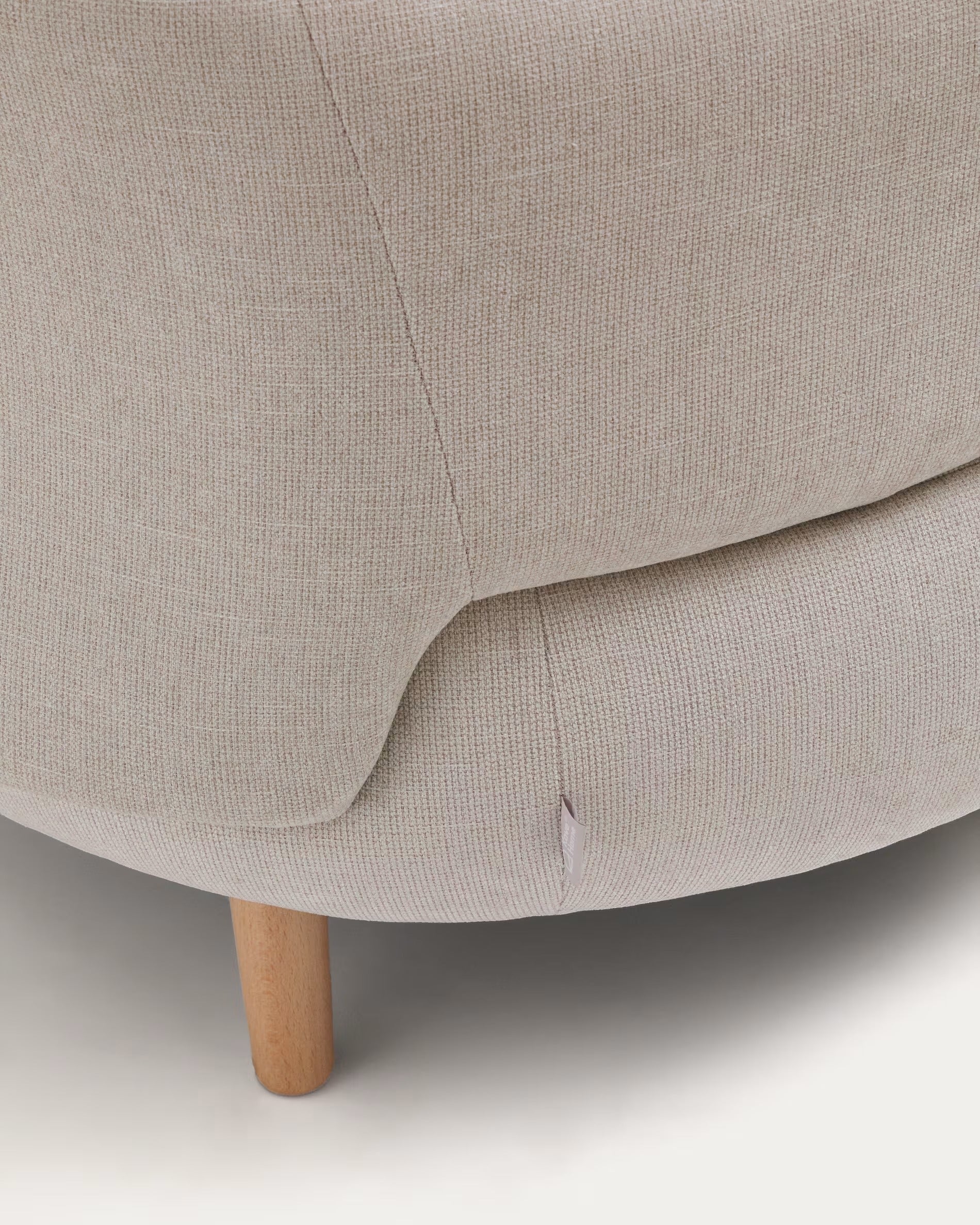 LUISA Perlmutt-Chenille-Sessel mit Gestell aus massiver Buche