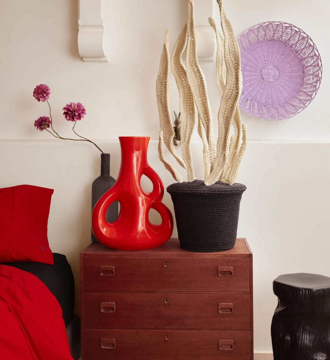 THREE EARS coral red vase
