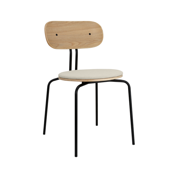 Krzesło CURIOUS beżowy z czarną podstawą UMAGE    Eye on Design
