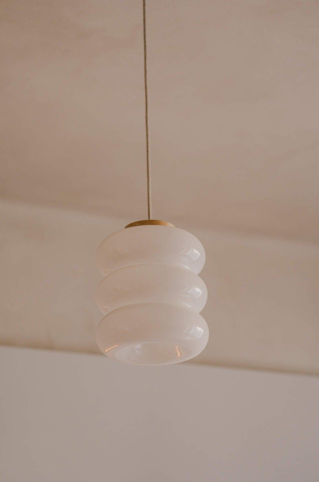Lampa wisząca BIBE mosiężny Embassy Interiors    Eye on Design