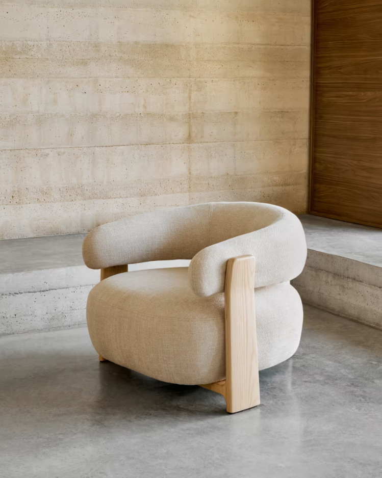 Fotel GRANITE beżowy szenil z jesionową podstawą