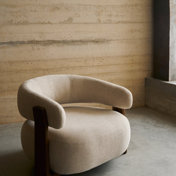 Fotel GRANITE beżowy szenil z ciemną jesionową podstawą