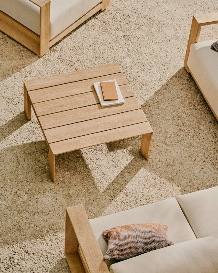 External coffee table amber acacia wood