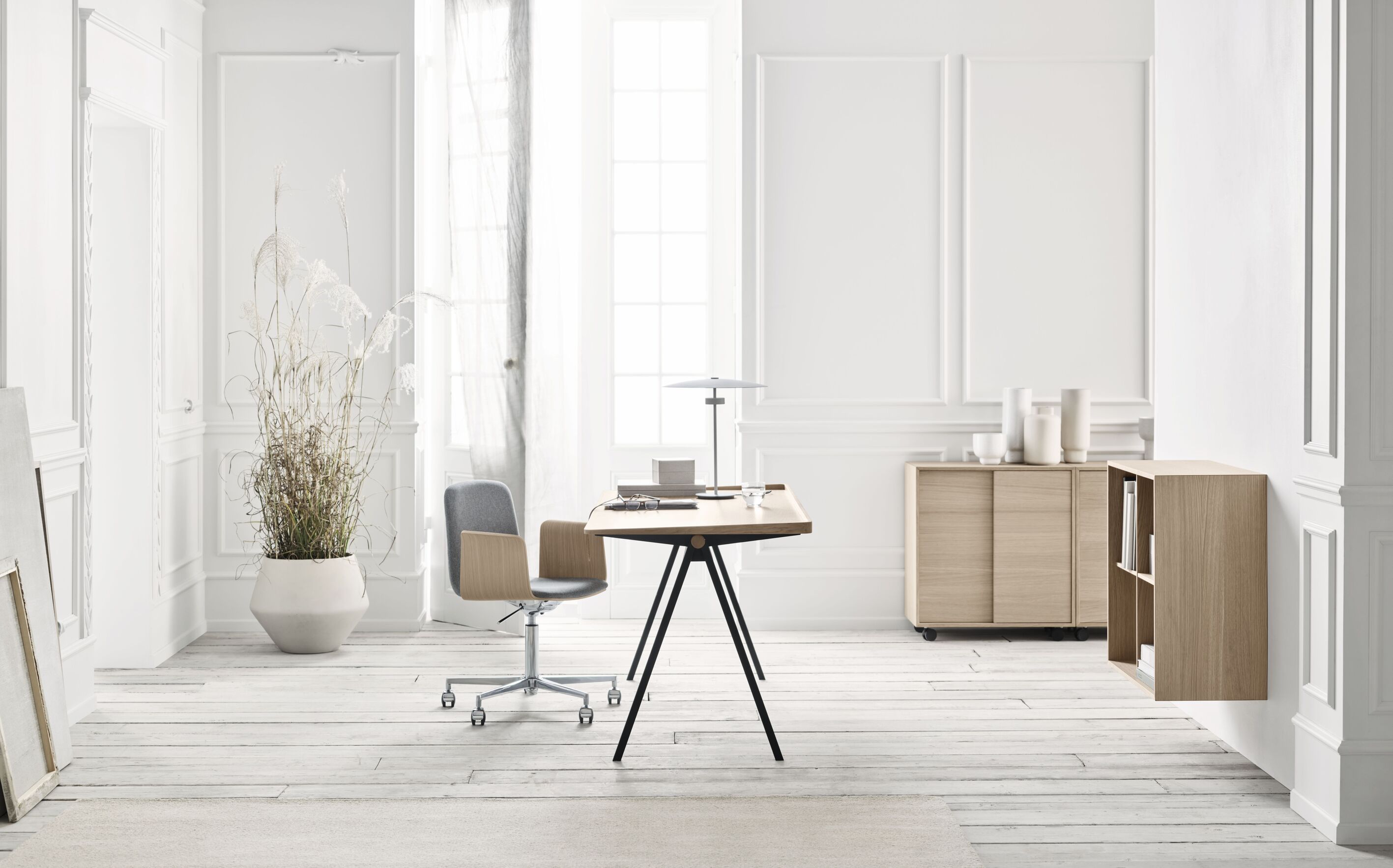 Palm office chair bleached veneer with a black base