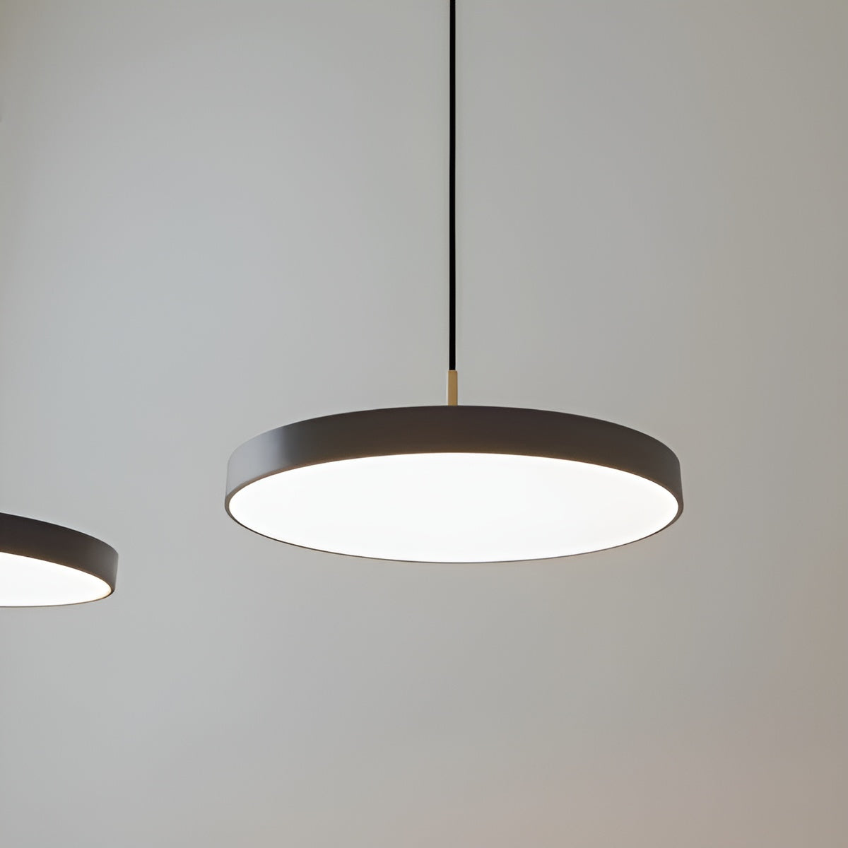 Lampa wisząca ASTERIA PLUS antracytowy ze złotą wstawką