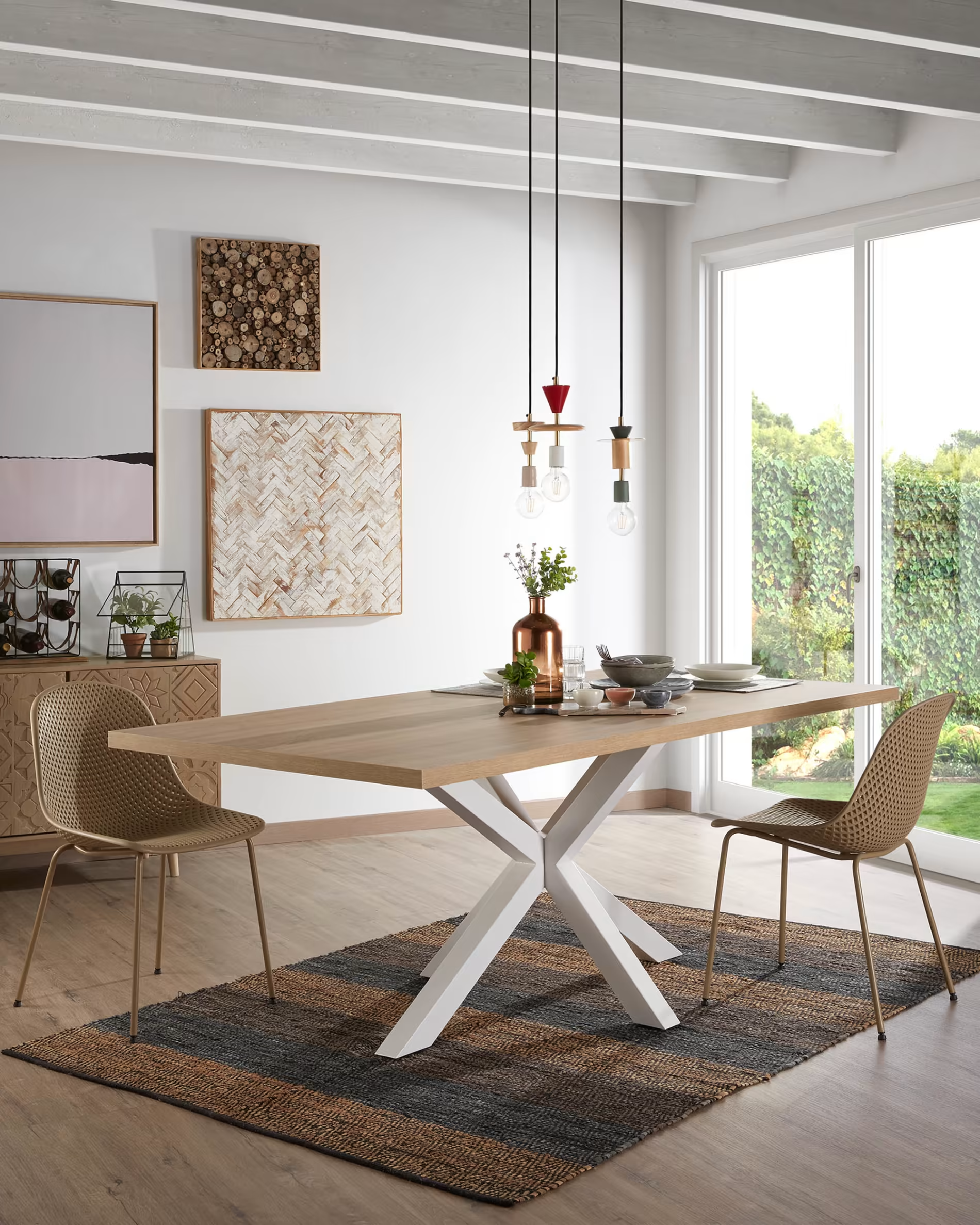 Stół ARGO drewniany z białą podstawą La Forma    Eye on Design